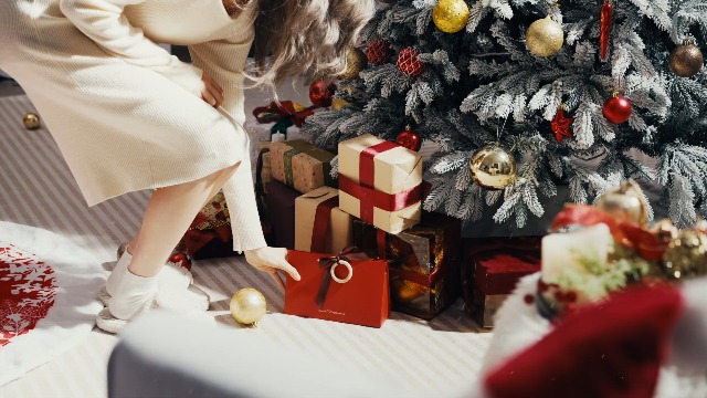 COSTWAY Albero di Natale 150CM/180CM, Albero di Natale con 49/64 Luci