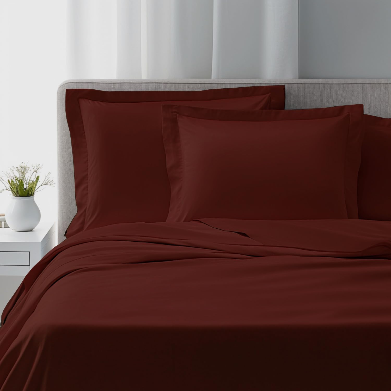 domus&trend - Completo Letto Matrimoniale KingSize con Lenzuola Matrimoniali Cotone Percalle 270x300 + 1 Lenzuolo con Angoli Coprimaterasso Sotto 200x200x30 + 2 Federe Cuscino Letto 50x80 (Rosso)