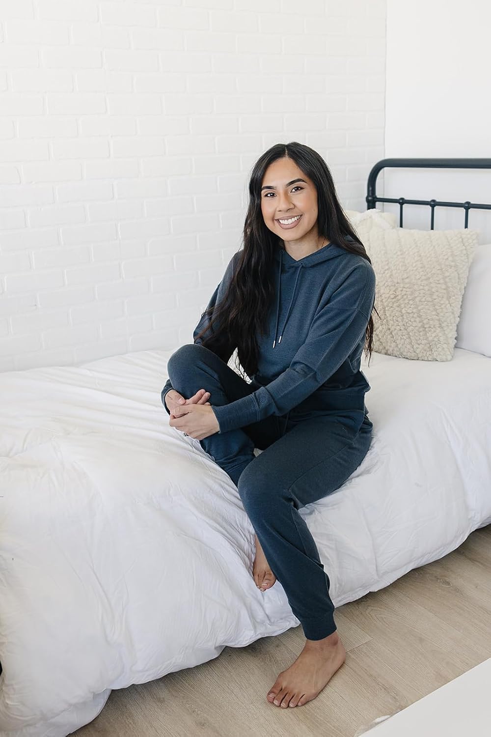 Woolino Merino Wool Hoodies for Women, Year Round Women's Pullover Hooded Sweatshirt for Hiking, Running, Traveling - Image 6