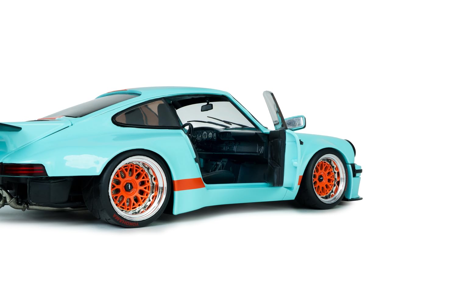Solido - KS-R by Khyzyl Saleem 2026 1:18 – model samochodu Die-Cast, model kolekcjonerski z metalu, matowy czarny niebieski Racer Design, z cokołem z tworzywa sztucznego, karton okienny