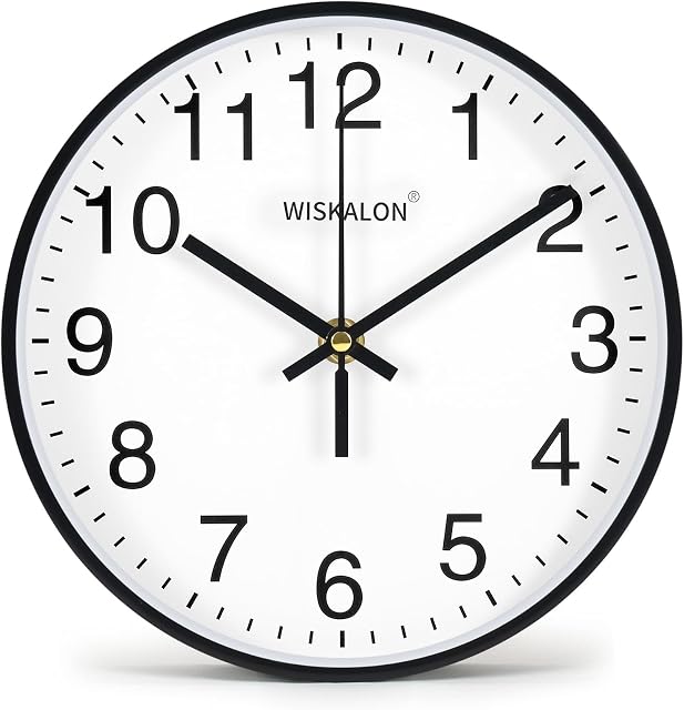 WISKALON 8 inch Horloge murale,Élégante horloge murale à cadre noir,Classique horloge murale numérique avec verre,Batterie Opérate horloge murale ronde, facile à lire Accueil/Bureau/école Horloge murale blanche