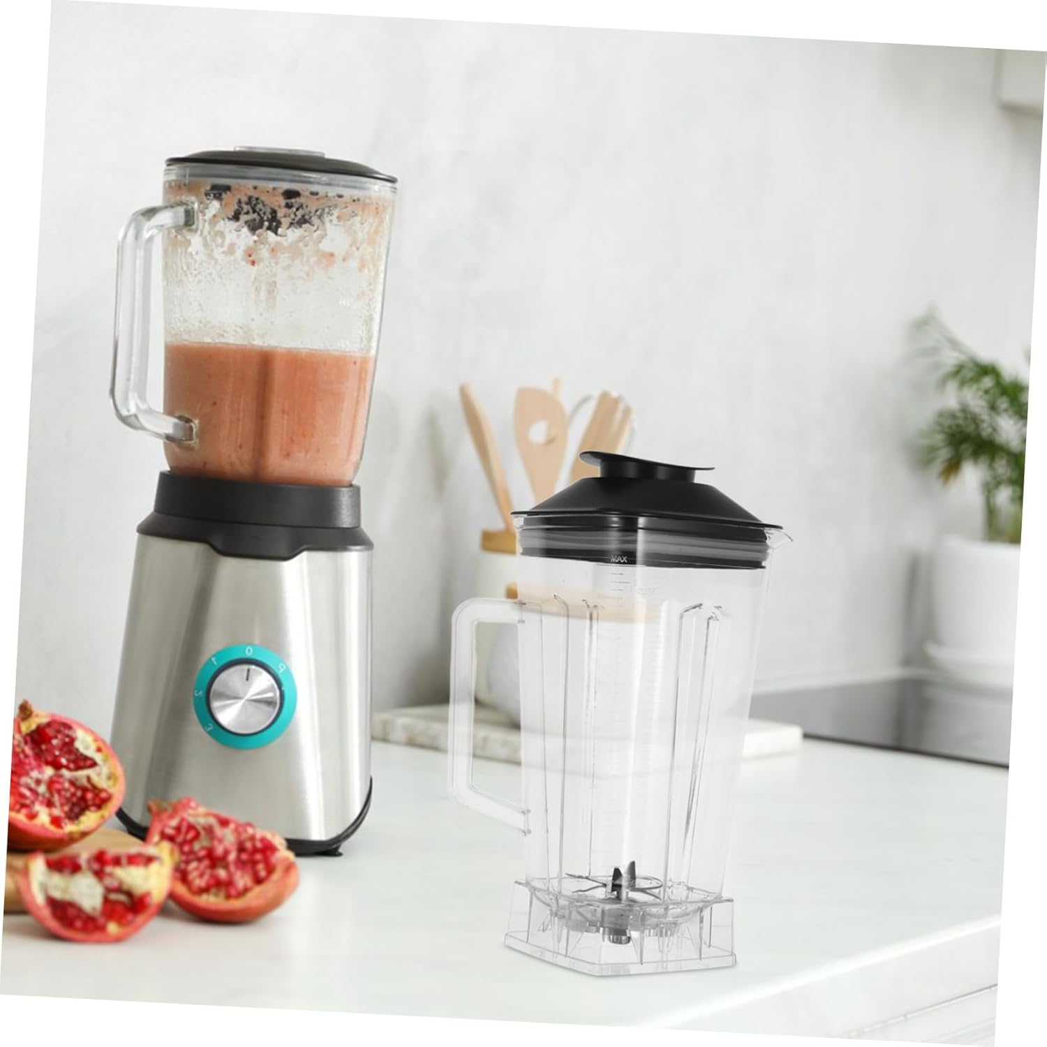 GLEAVI Commercial Blender Cup Replacement 2L Plastic Mixing Jar for Juicing and Smoothies High Capacity Blender Attachment for Kitchen Use