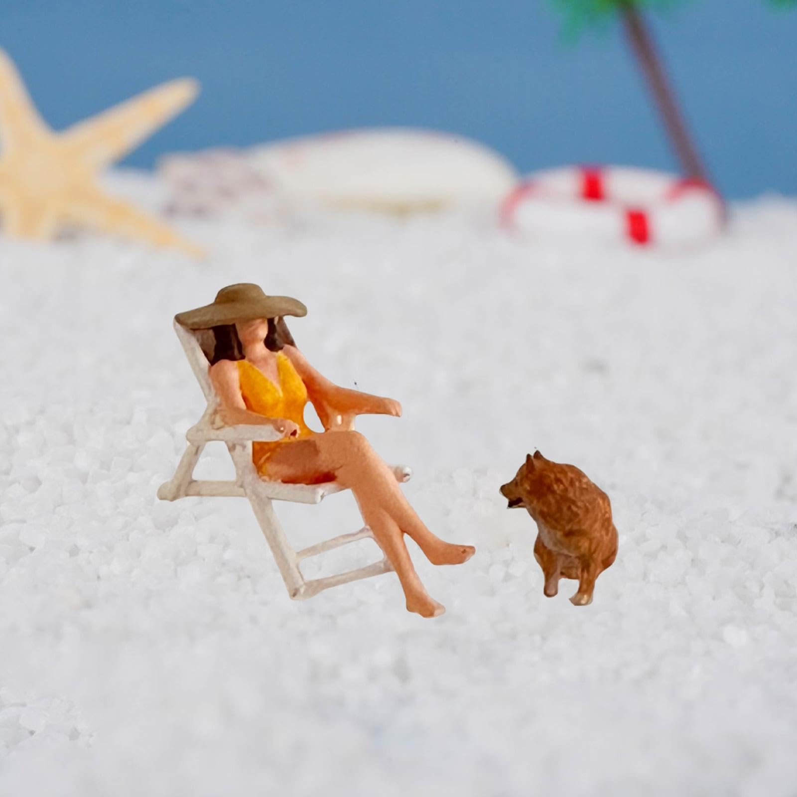 2 Figurines Miniatures de Vacances à La Plage à L'échelle 1/64, Figurines de Femmes et de Chiens