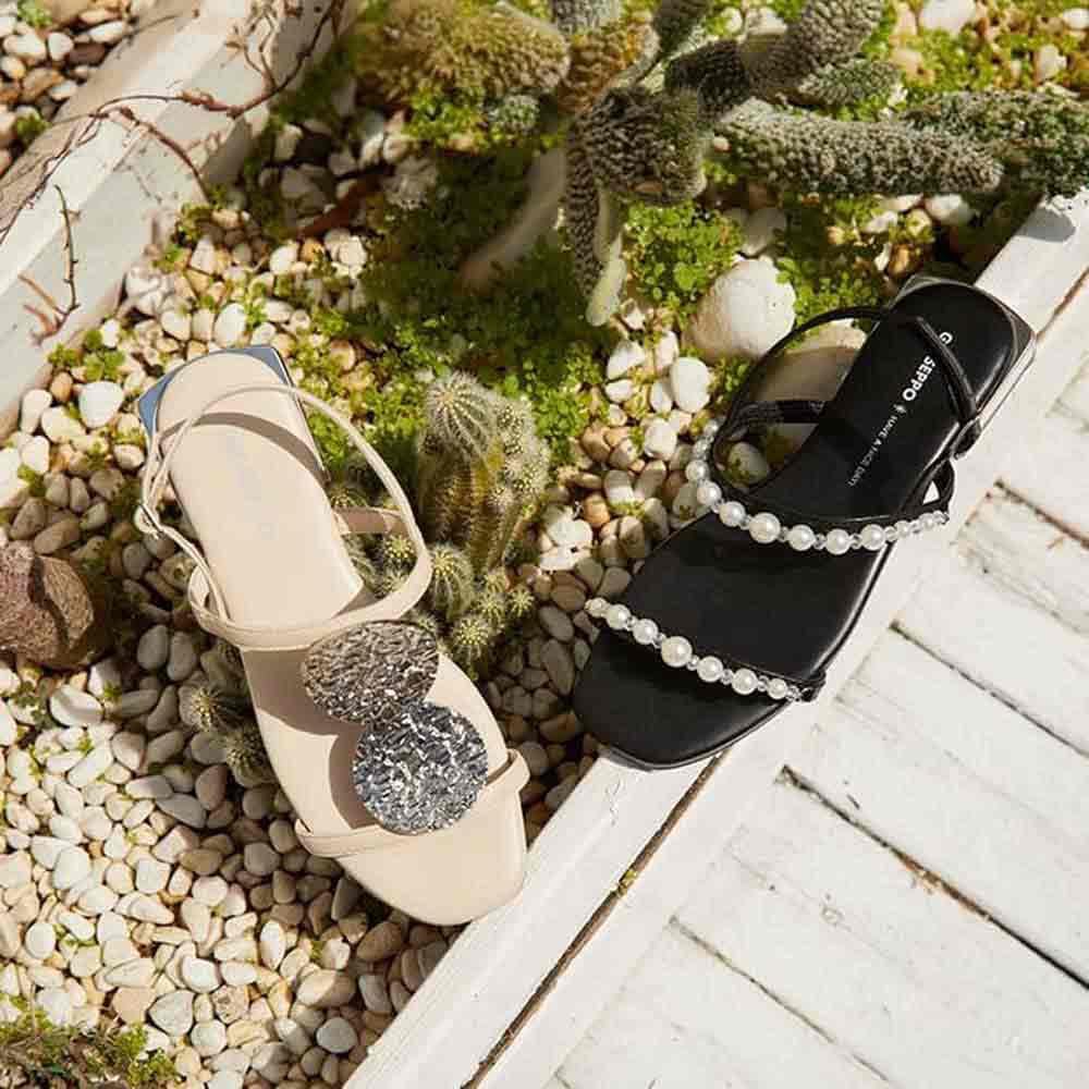 Sandali in Pelle off White con Finiture Metalliche da Donna VENDRES