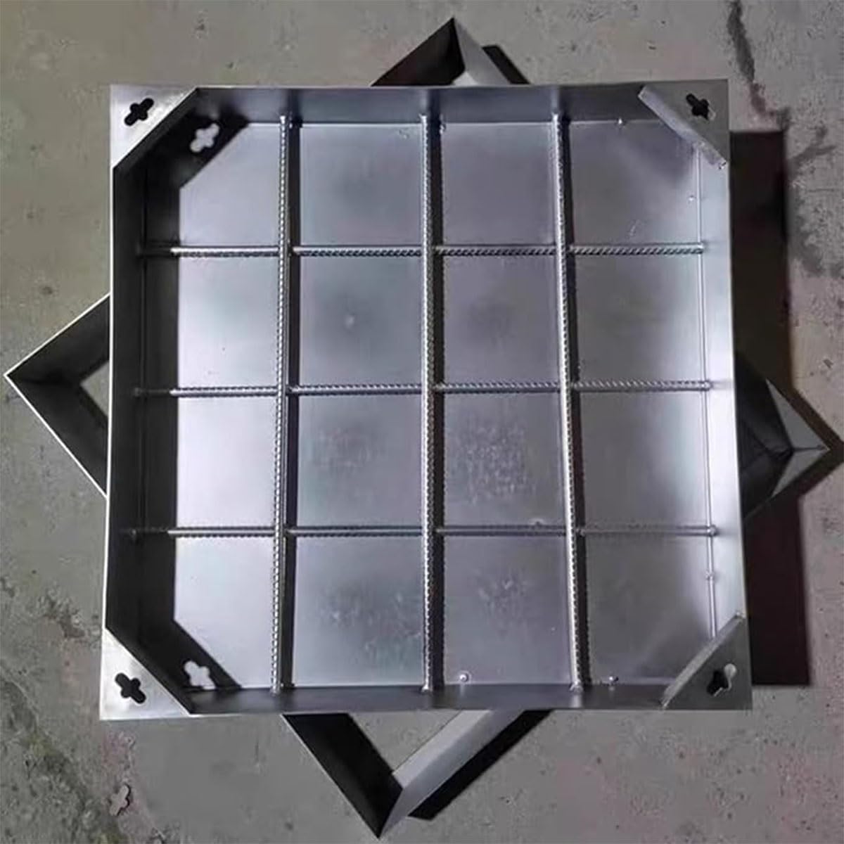 Couvercle de fosse septique anti-odeur et invisible 65x65 cm pour supprimer les plaques
