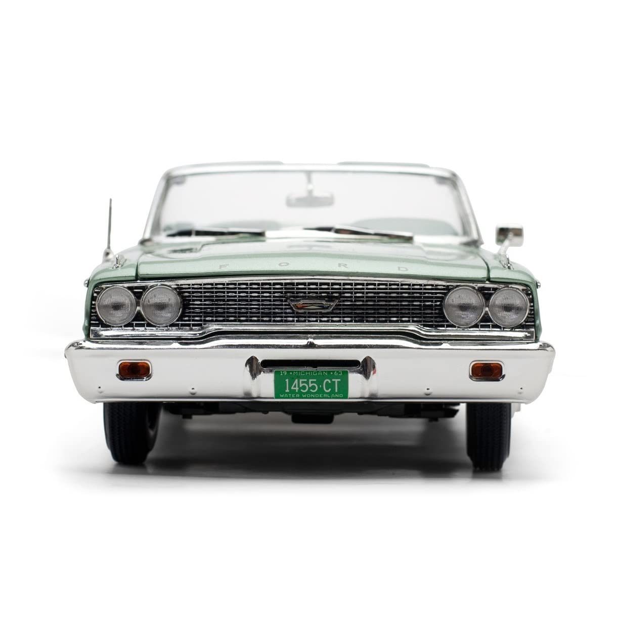 Best Gift 1/18 for 1963 Ford Galaxie 500 XL Classic