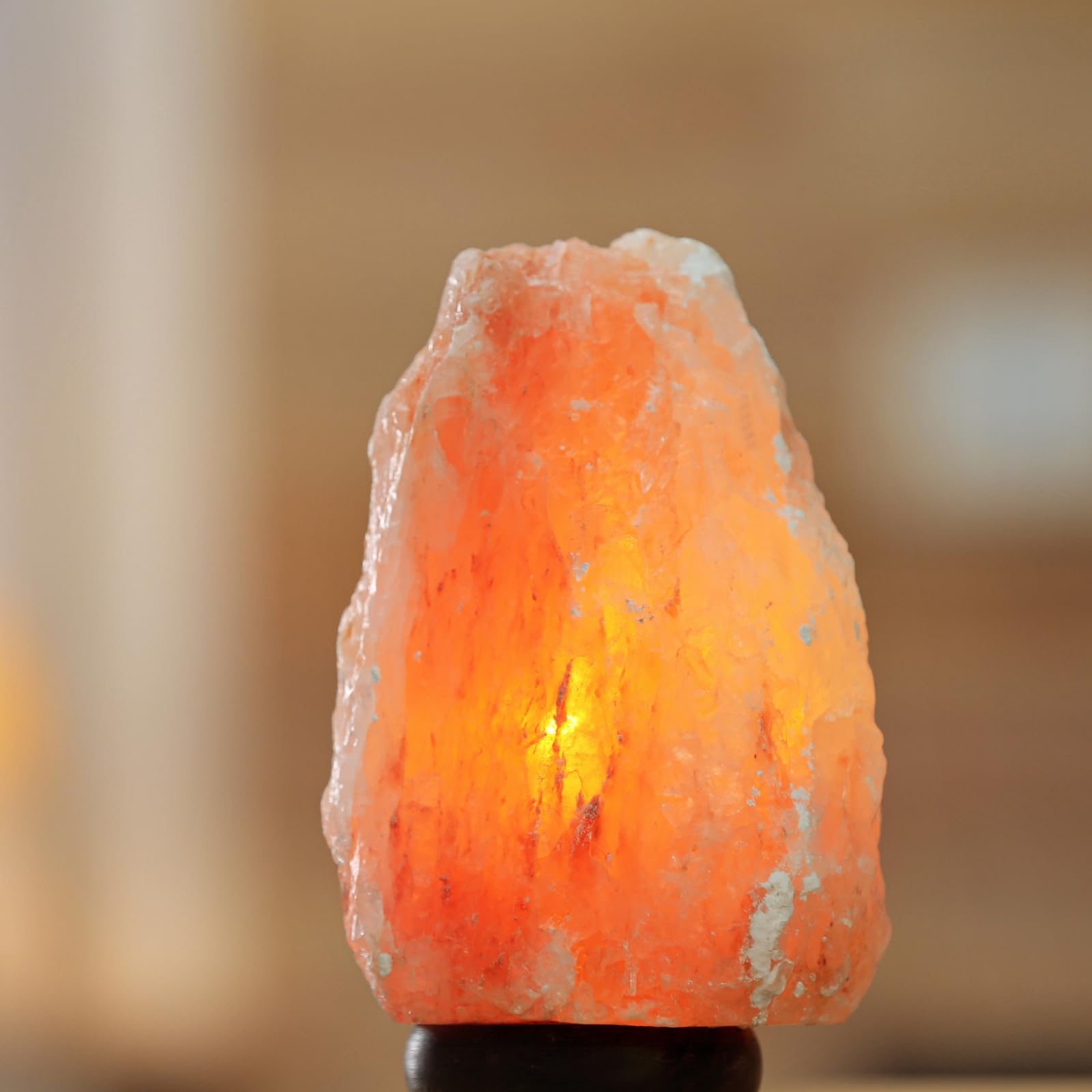 Himalajska Rock Sól Kryształowa Lampa USB - 100% Autentyczny Naturalny Kryształ Sól Himalajska - Ręcznie rzeźbiony - Drewniana podstawa - Dołączony kabel zasilający USB - Około 500g - Zen'Light