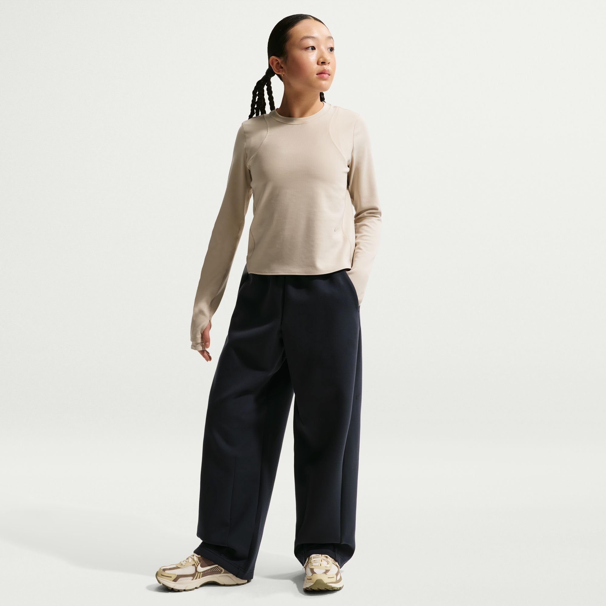 NIKE MAVN Strickhose mit Therma-FIT-Technologie und hohem Bund für Mädchen, IM1764