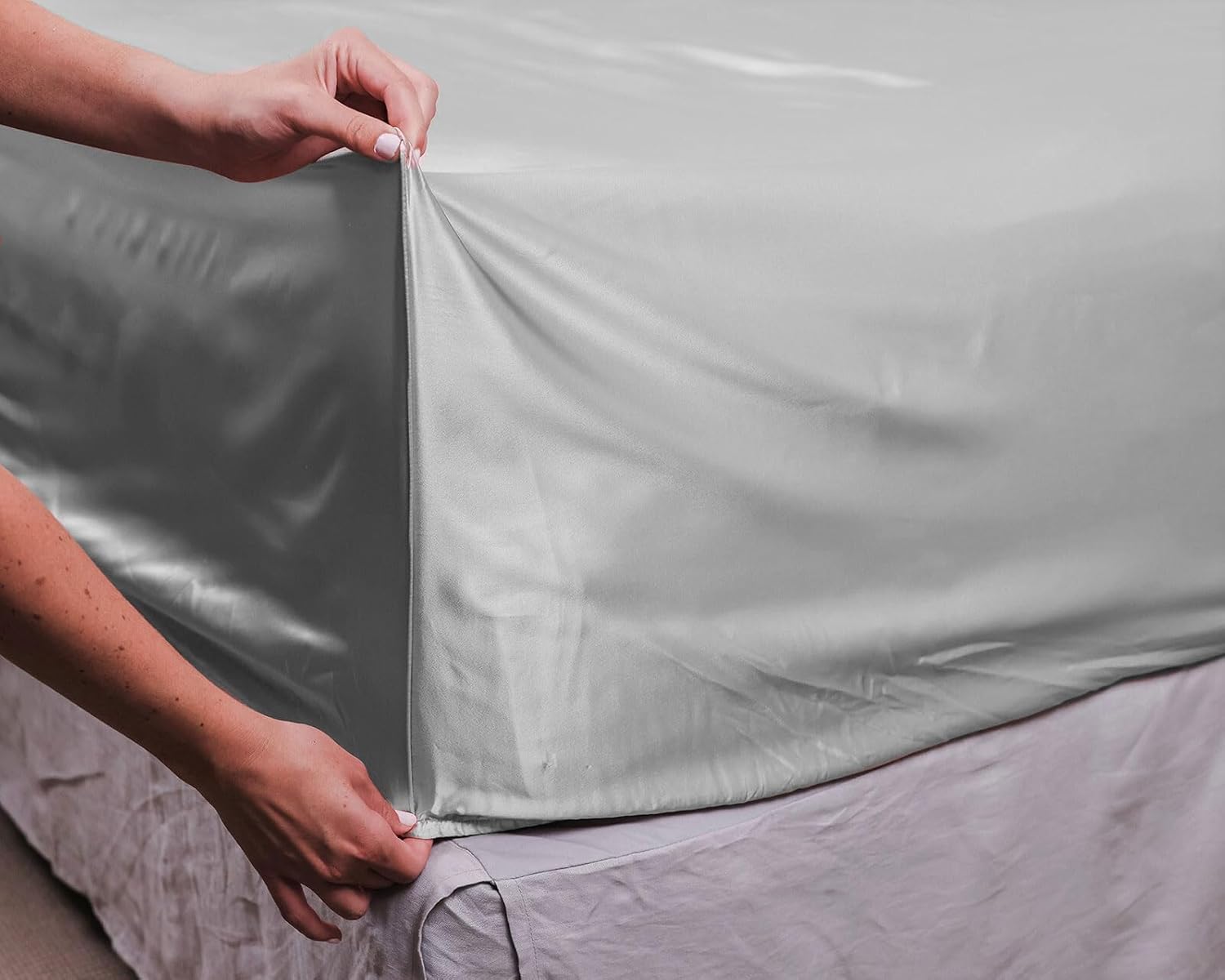100% Mulberry Silk Fitted Sheet Only, 19 Momme Grade 6A Mulberry Silk, 16'' Deep Pocket, Luxury Soft Seamless Silk Bottom Sheet (Gray, Queen)