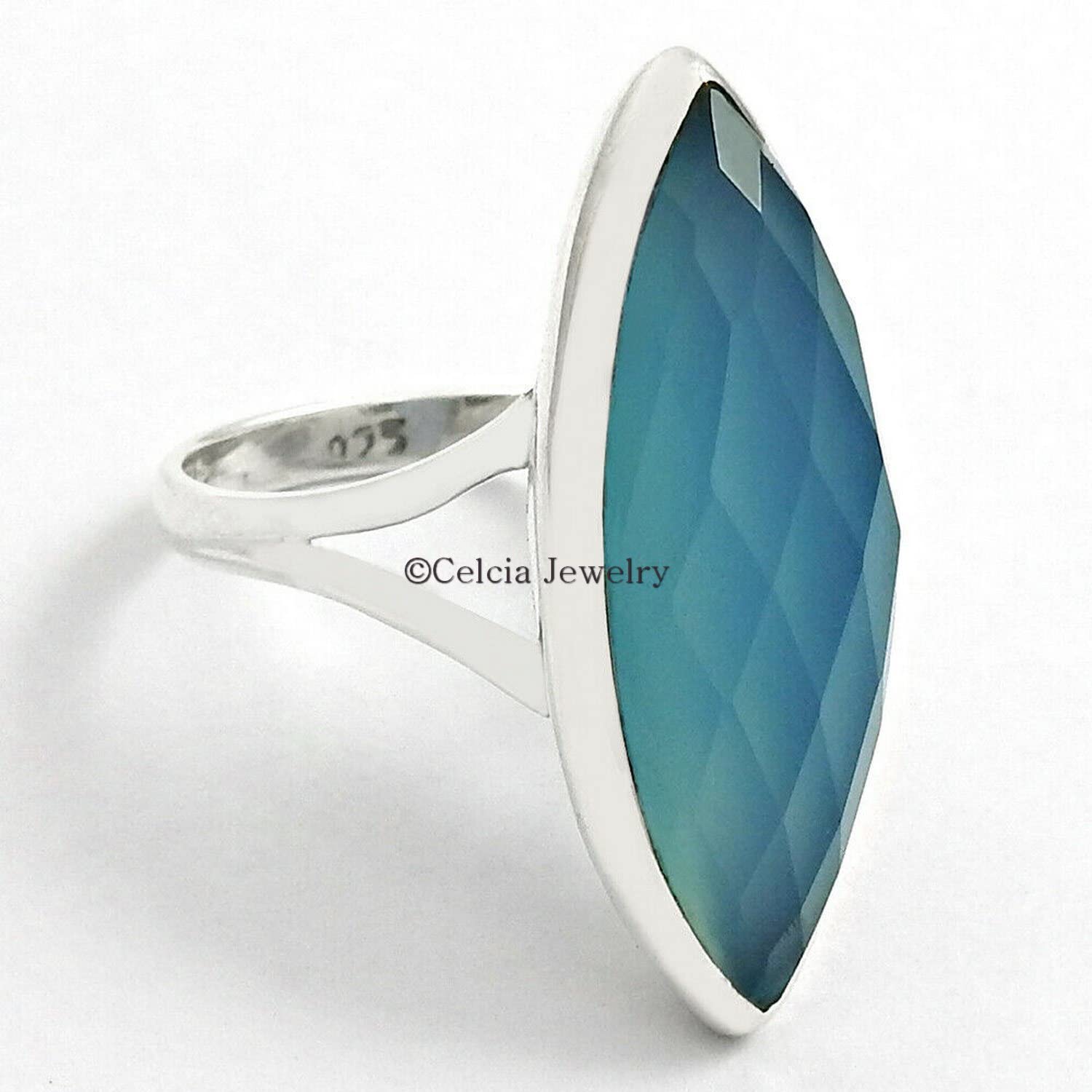 bague en pierres de calcédoine Aqua argent sterling bague en forme de marquise taillée en pierre bleue cadeaux de demoiselle d'honneur bague Pinky cadeaux de fête des mères cadeaux uniques les femmes