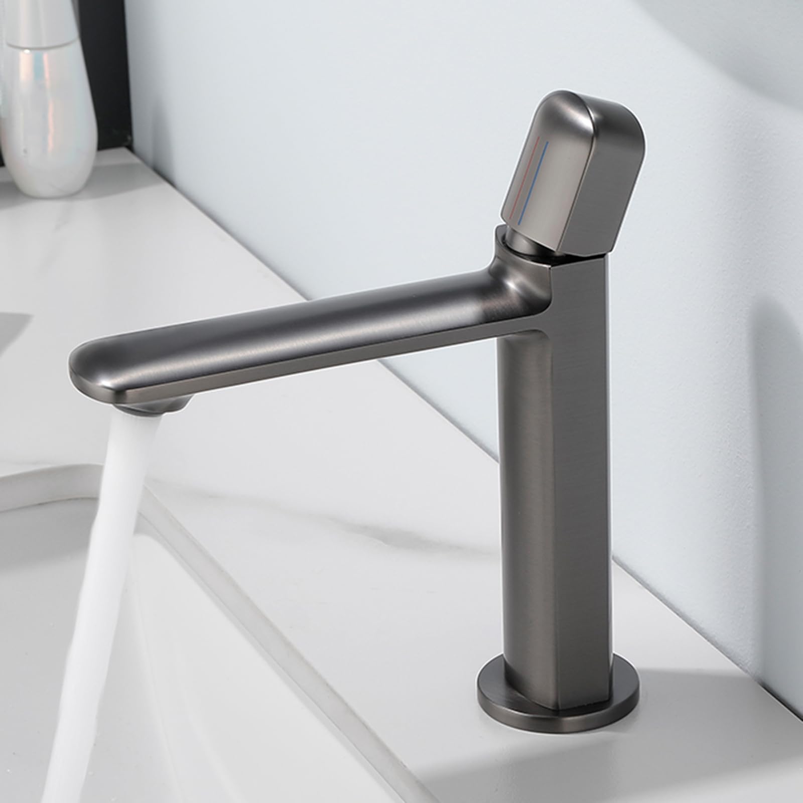 Mitigeur de lavabo en laiton gris chic pour salle de bains moderne - 4
