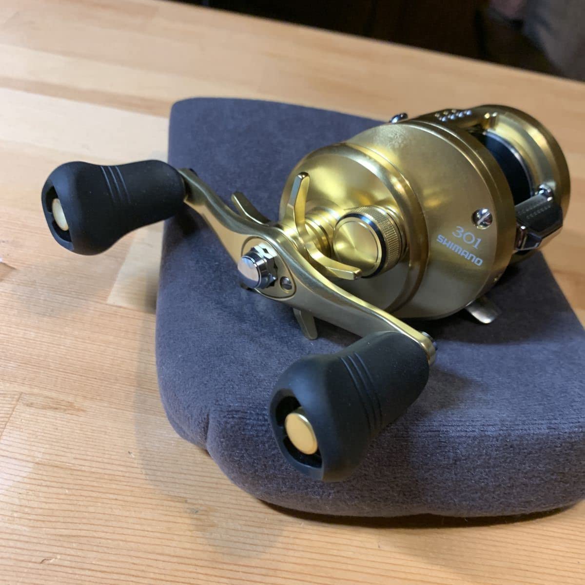 Amazon.co.jp: Shimano Calcutta Conquest 301 : Sports & Outdoors