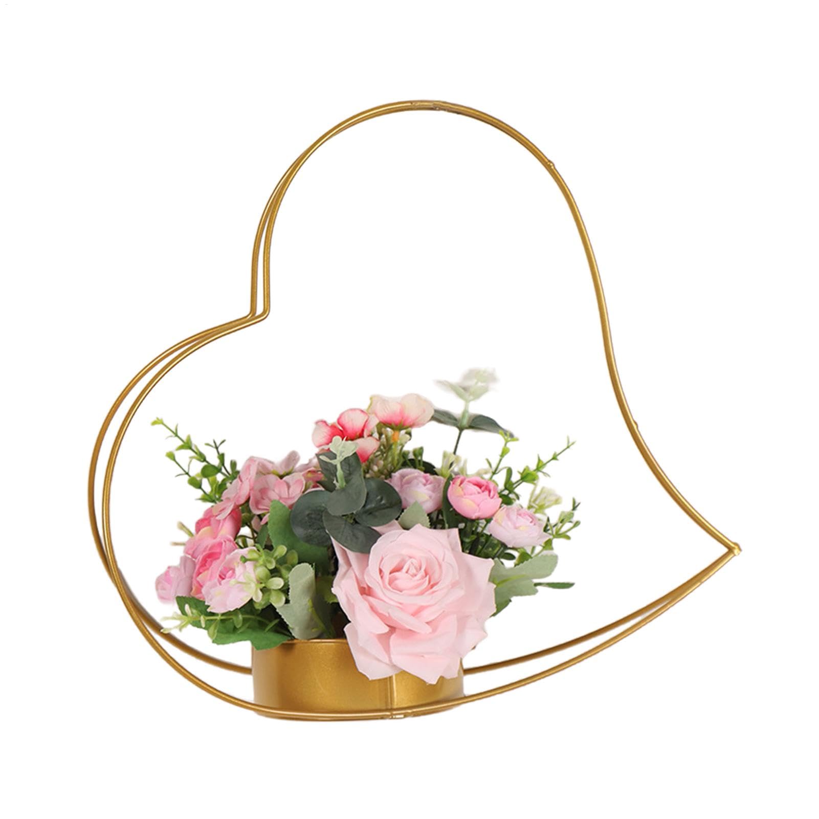 Vases dorés pour fleurs en forme de cœur pour centres de table de mariage