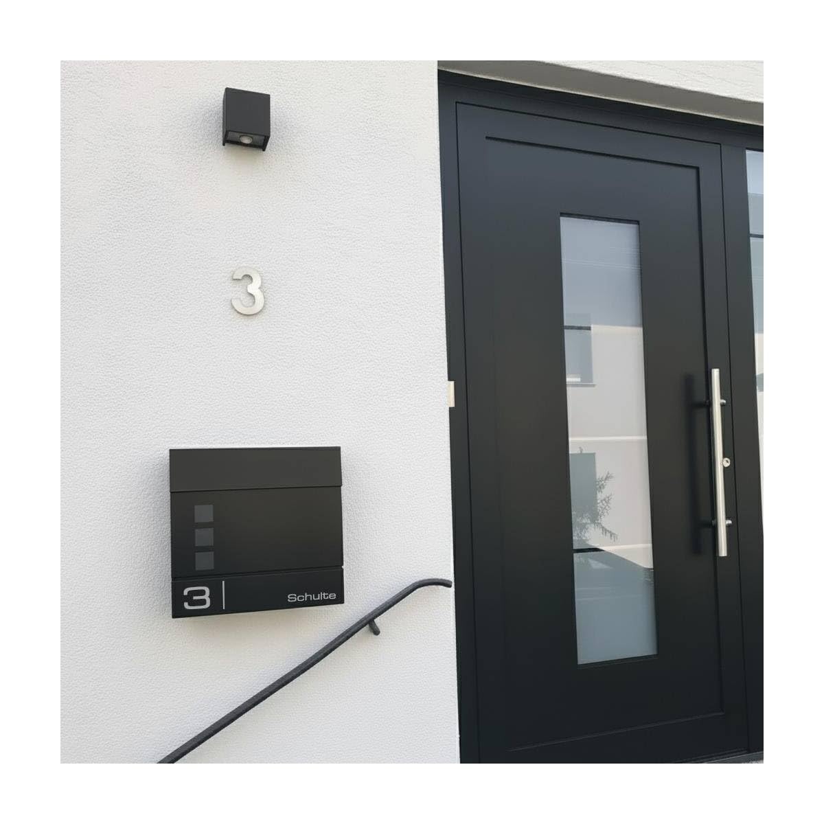 Metzler Cassetta Postale “Cube” Grigio Alluminio RAL 9007 – Nome & numero incisi al laser – Cassetta postale da parete dal design moderno con vano portagiornali e finestre – 37 × 37 × 10,5 cm