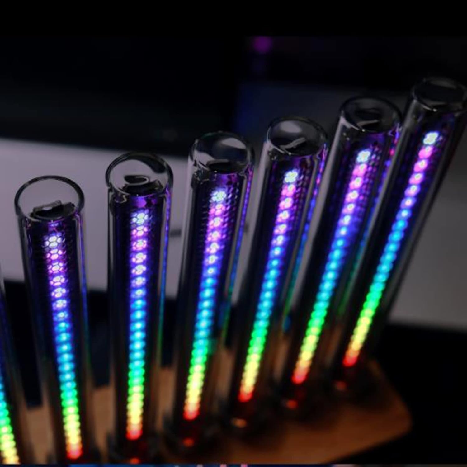Spektrum muzyczne LED z rozpoznawaniem rytmu, 17 kolorów, 20 poziomów jasności, automatyczna regulacja czułości do studia i pokoju gier