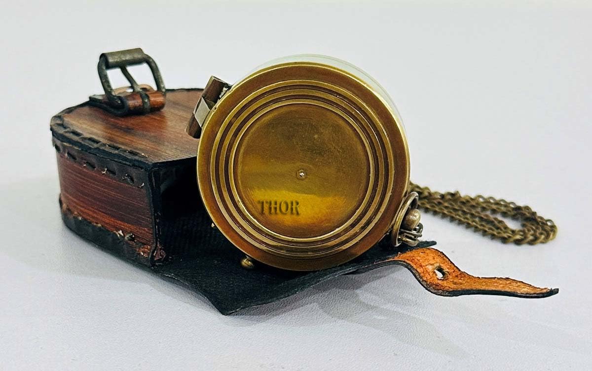 Bussola tascabile in ottone anticato, regalo nautico vintage con citazione famosa incisa, regalo per battesimo con custodia in pelle per i propri cari, figlio, amore, partner