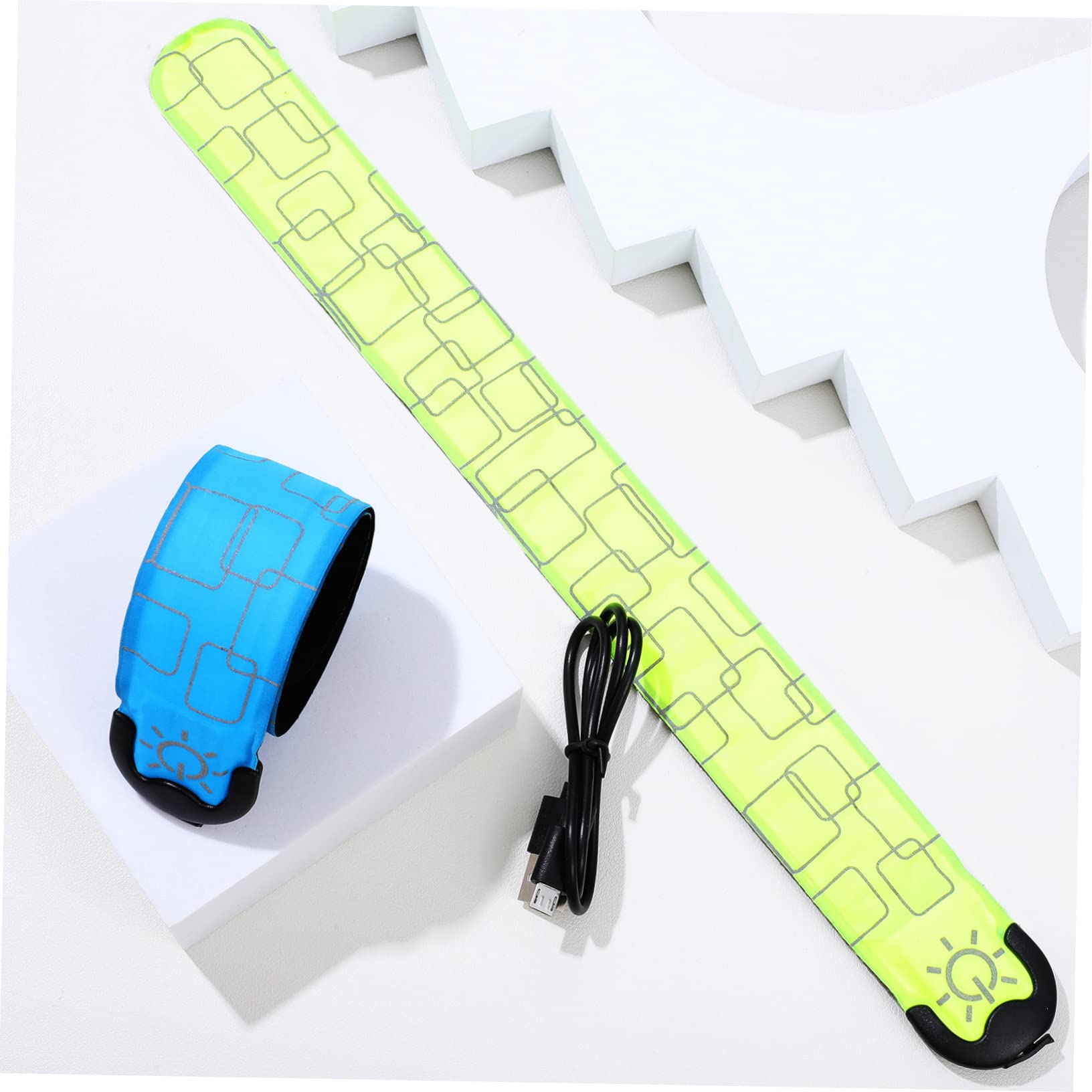 YARNOW Lot De 4 Bracelets Ronds Papa - Bracelets Lumineux À LED - Brassards Lumineux À LED - Bracelet Lumineux À LED pour Le Jogging - Bracelets LED - Brassard pour La Course À Pied -