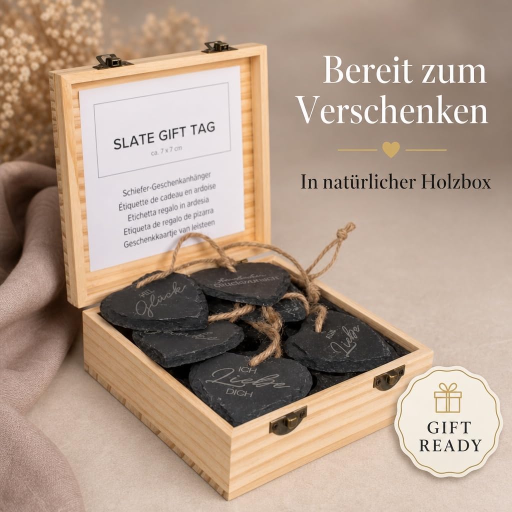MIJOMA Schiefer Herzanhänger 24er Set – Gravierte Geschenkanhänger mit 6 Sprüchen – 7x7 cm – In Holzbox – Perfekt für Mitbringsel & Dekoration