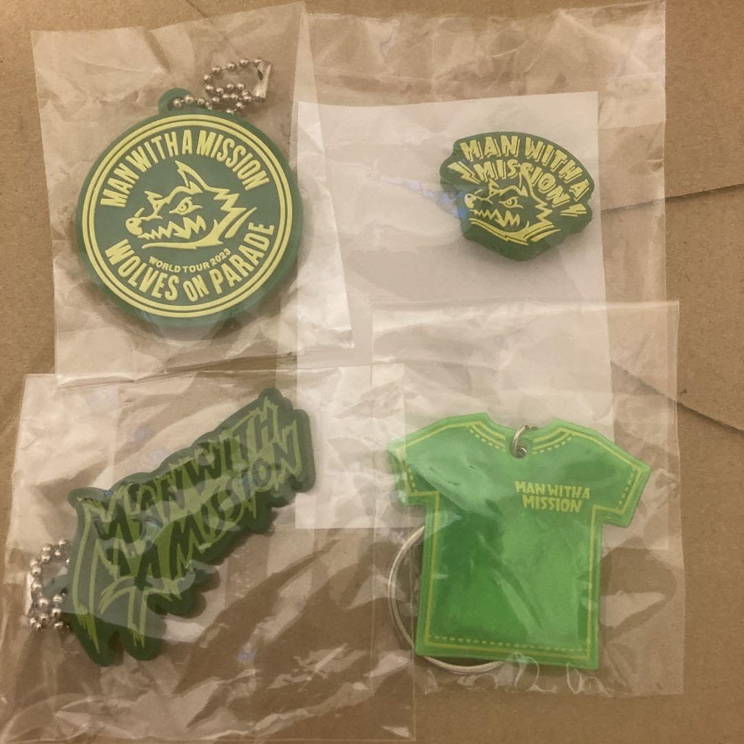 MAN WITH A MISSION / DJサンタモニカ2点セット Amazon.co.jp: MAN WITH A MISSION DJサンタモニカセット