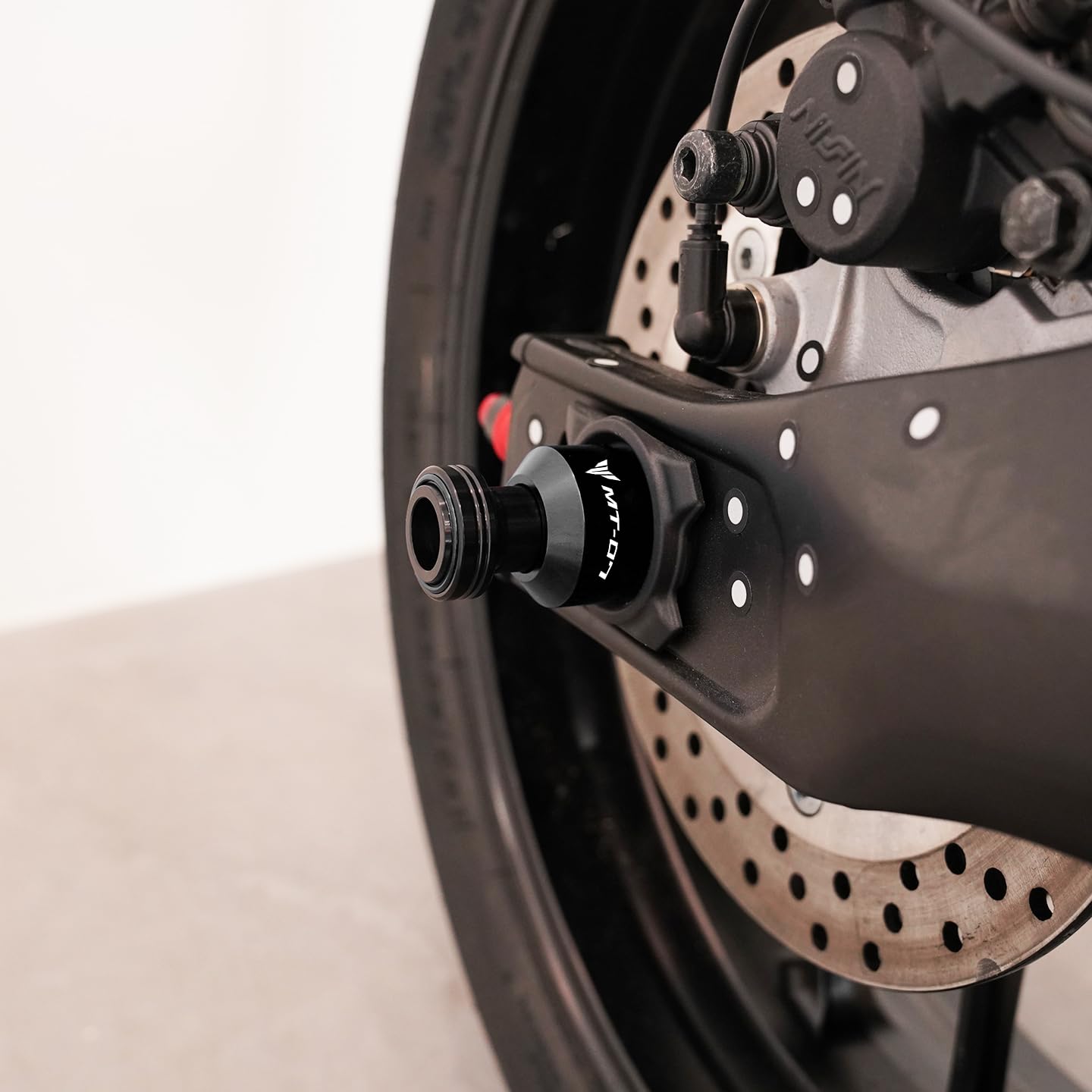 Motocicletta CNC Forcellone Bobine Cursore Supporto Viti Compatibile con MT07 MT 07 MT-07 FZ07 2014-2025 FZ 07 FZ-07 Protezione asse ruota posteriore mt07 2024 2025 2026