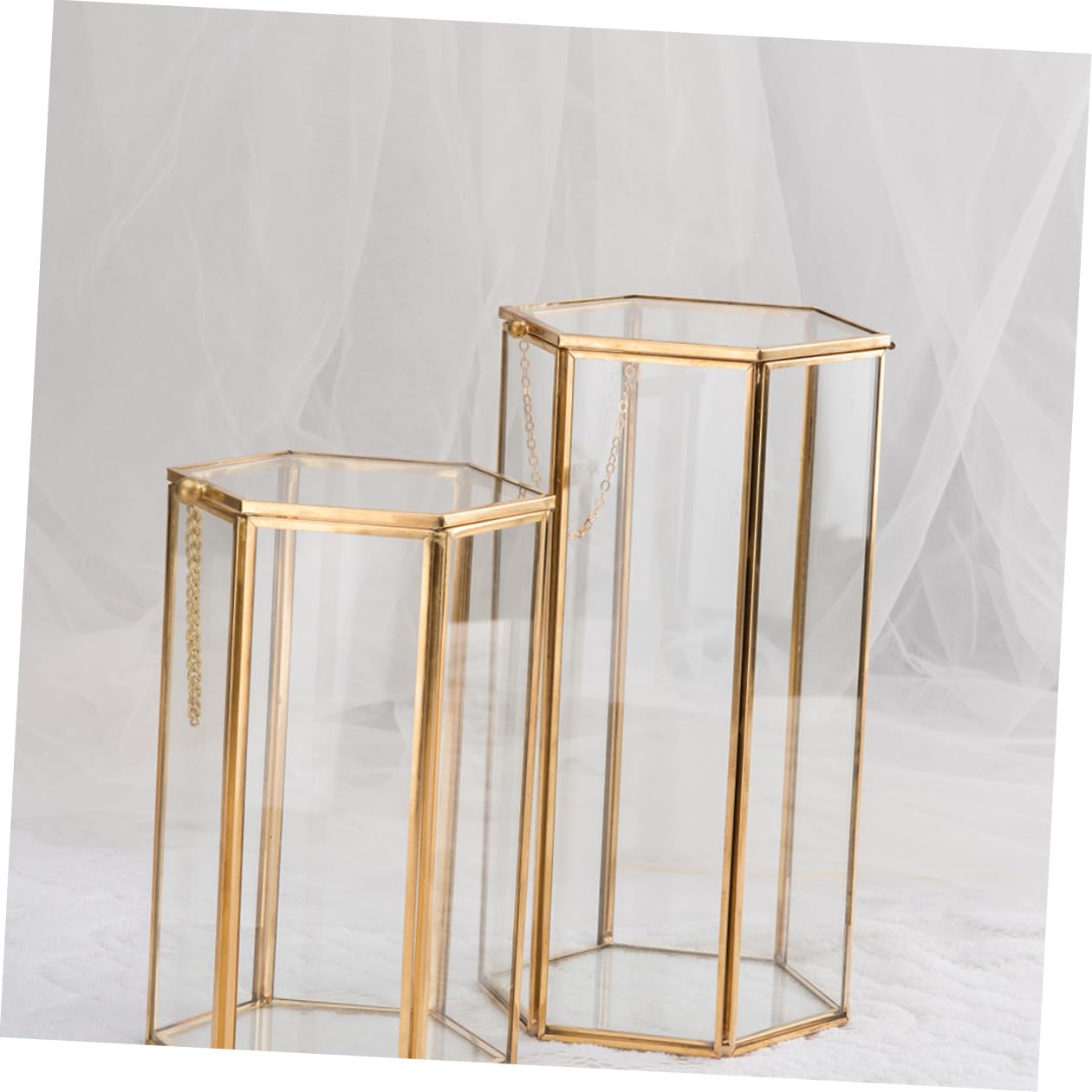 Organizador de maquillaje hexagonal retro con soporte para brochas de maquillaje con material de latón y vidrio, práctico recipiente para brochas para vestidor o mesa de tocador