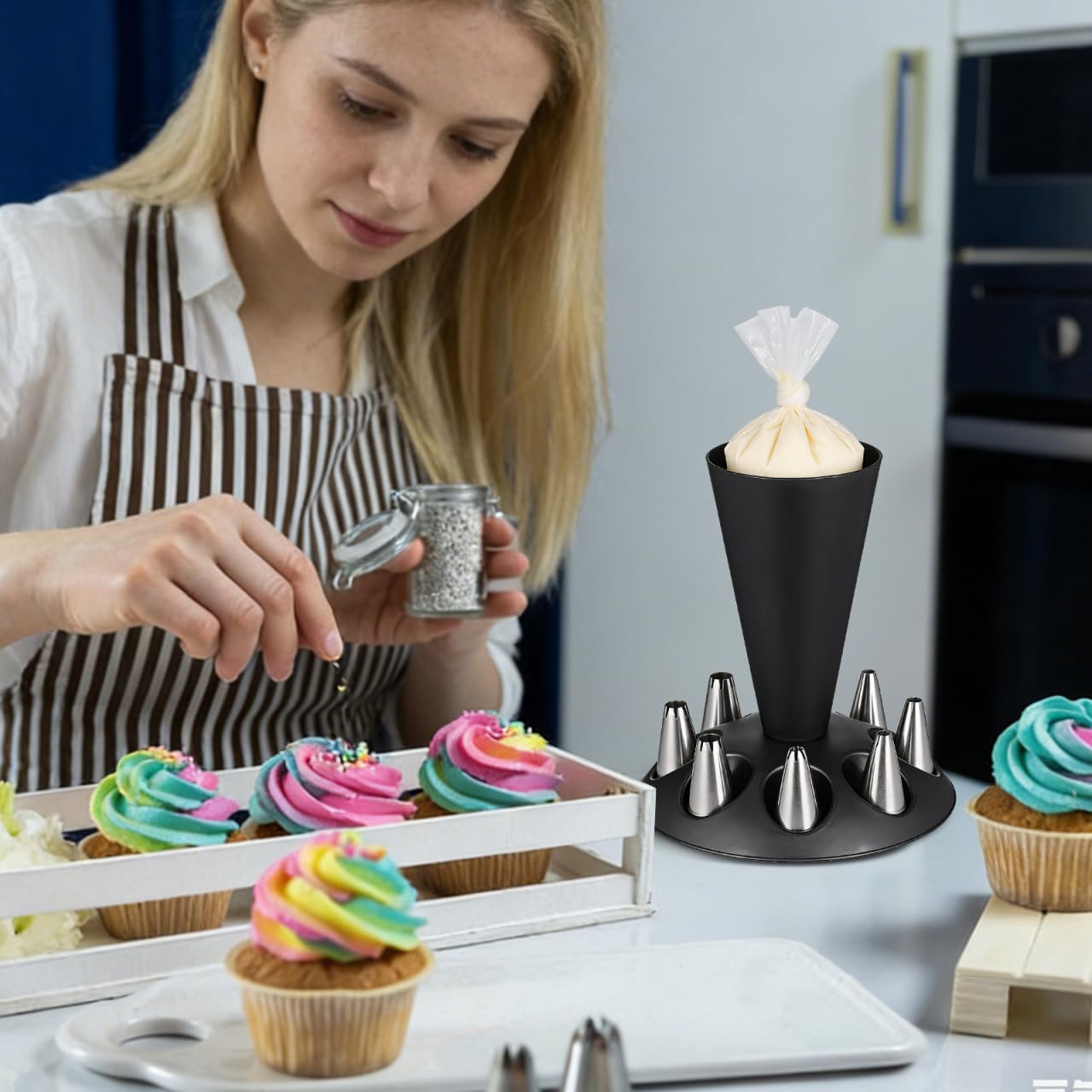 Hemobllo Supporto per sac à poche, in acciaio inox nero, con fessure per ugelli e design facile da riempire, per decorare torte senza disordine, per panettieri e professionisti della casa, 21,56 x 19
