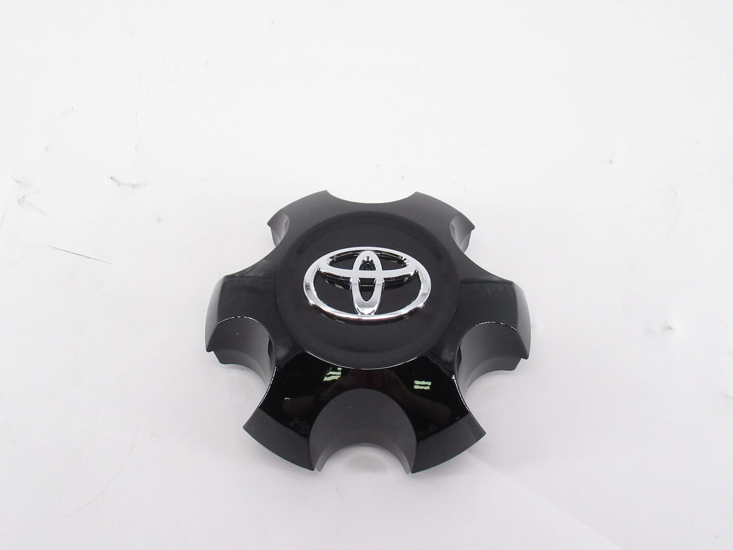 Toyota OEM Center Cap 4260B-04090: A Direct Fit Replacement for Factory Wheels