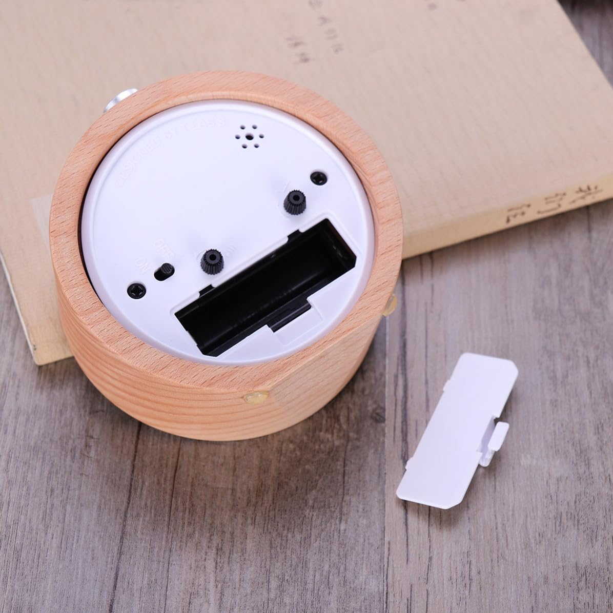 Operitacx Reloj Despertador, Redondo de Madera Silencioso y Luz Nocturna Diseño Clásico para Oficina y Decoración de Escritorio