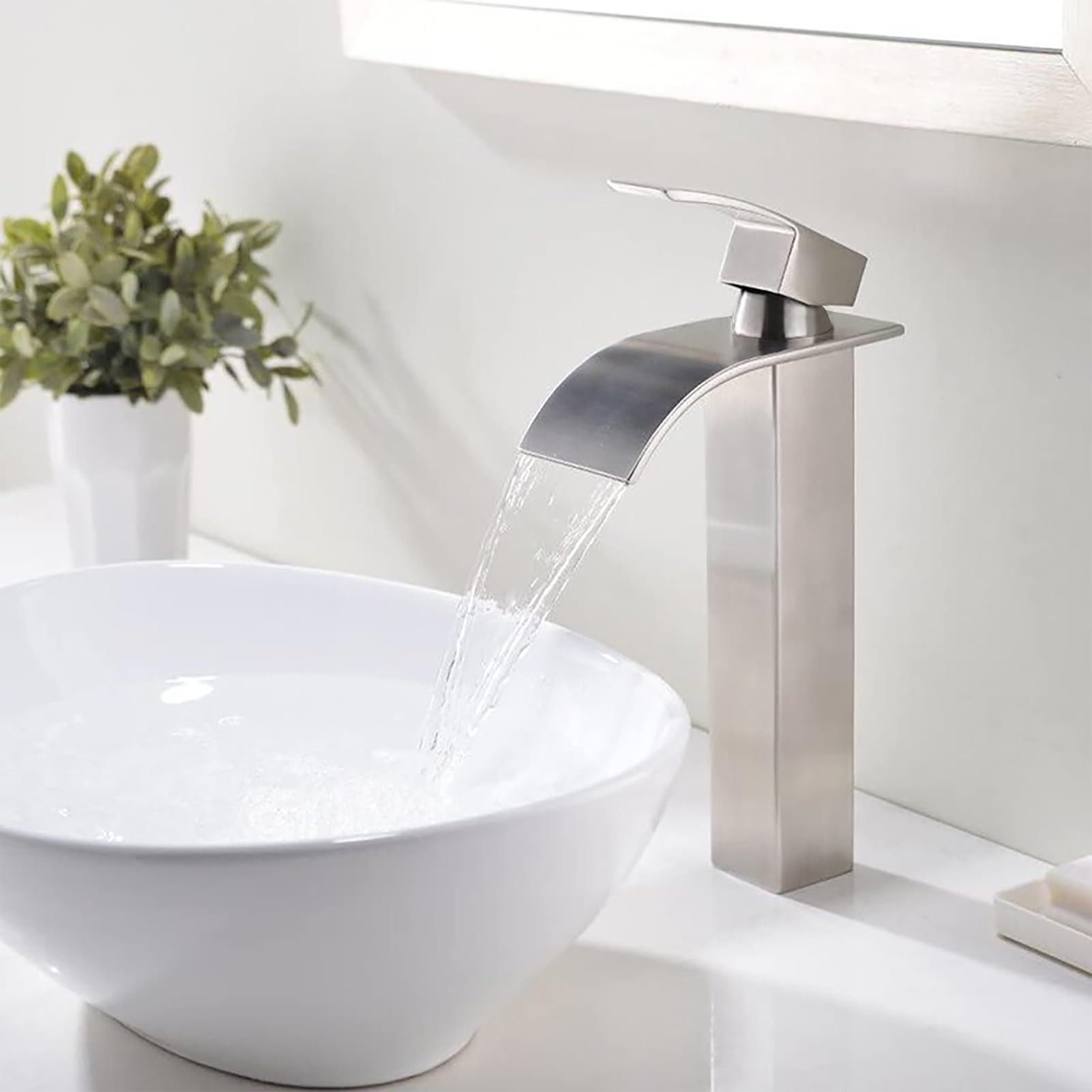 XWIHTR Rubinetto da bagno a cascata, rubinetto per lavabo, rubinetto per lavabo a una maniglia; bocca calda e fredda, silenzioso; rubinetto da bagno in ottone in acciaio inox (spazzolato-h)