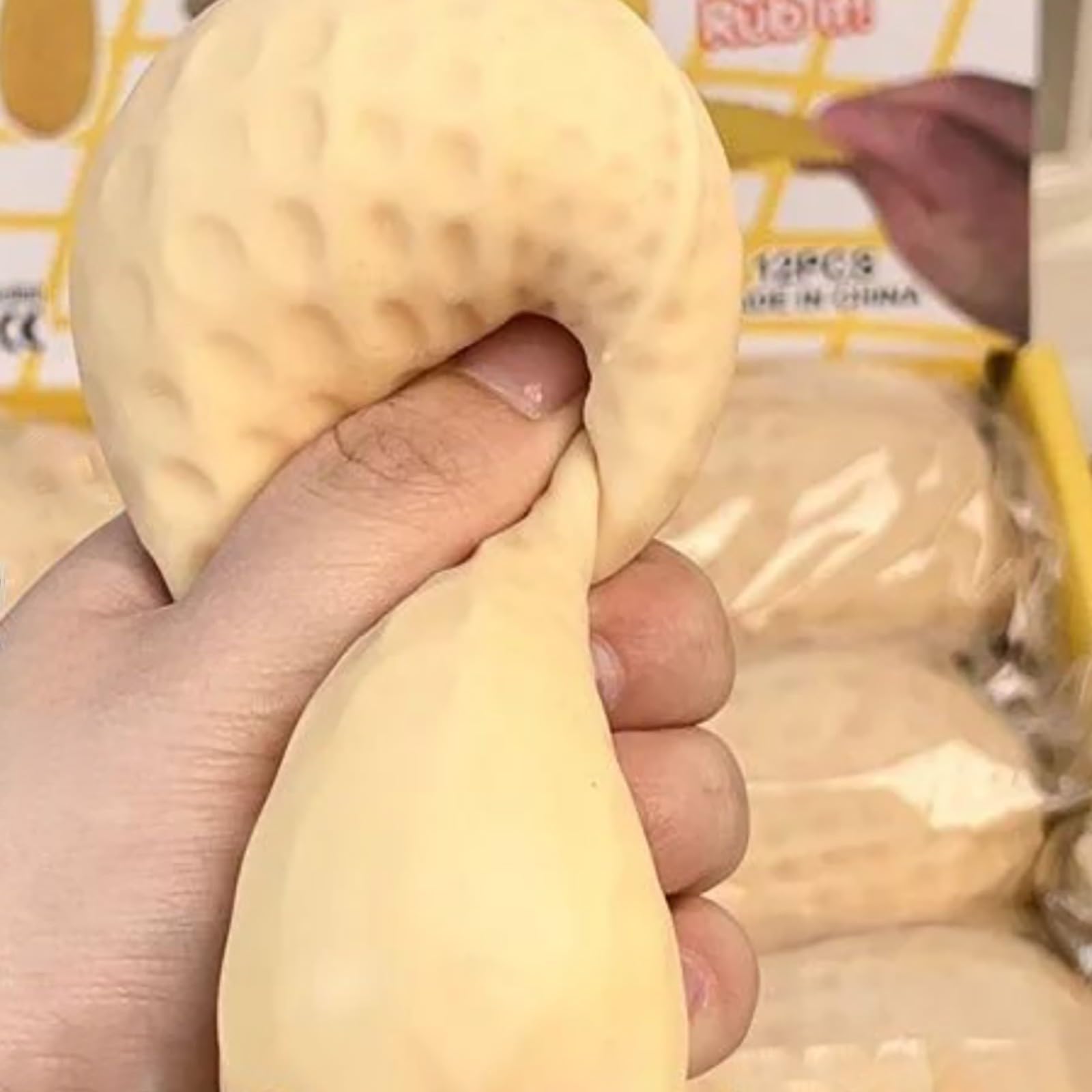 Giocattolo Squeezable a Forma di Arachide, Antistress, Giocattolo a Forma di Arachide Realistico, Palle Antistress Non Tossiche, Fidget per Bambini e Adulti (1 PEZZO)