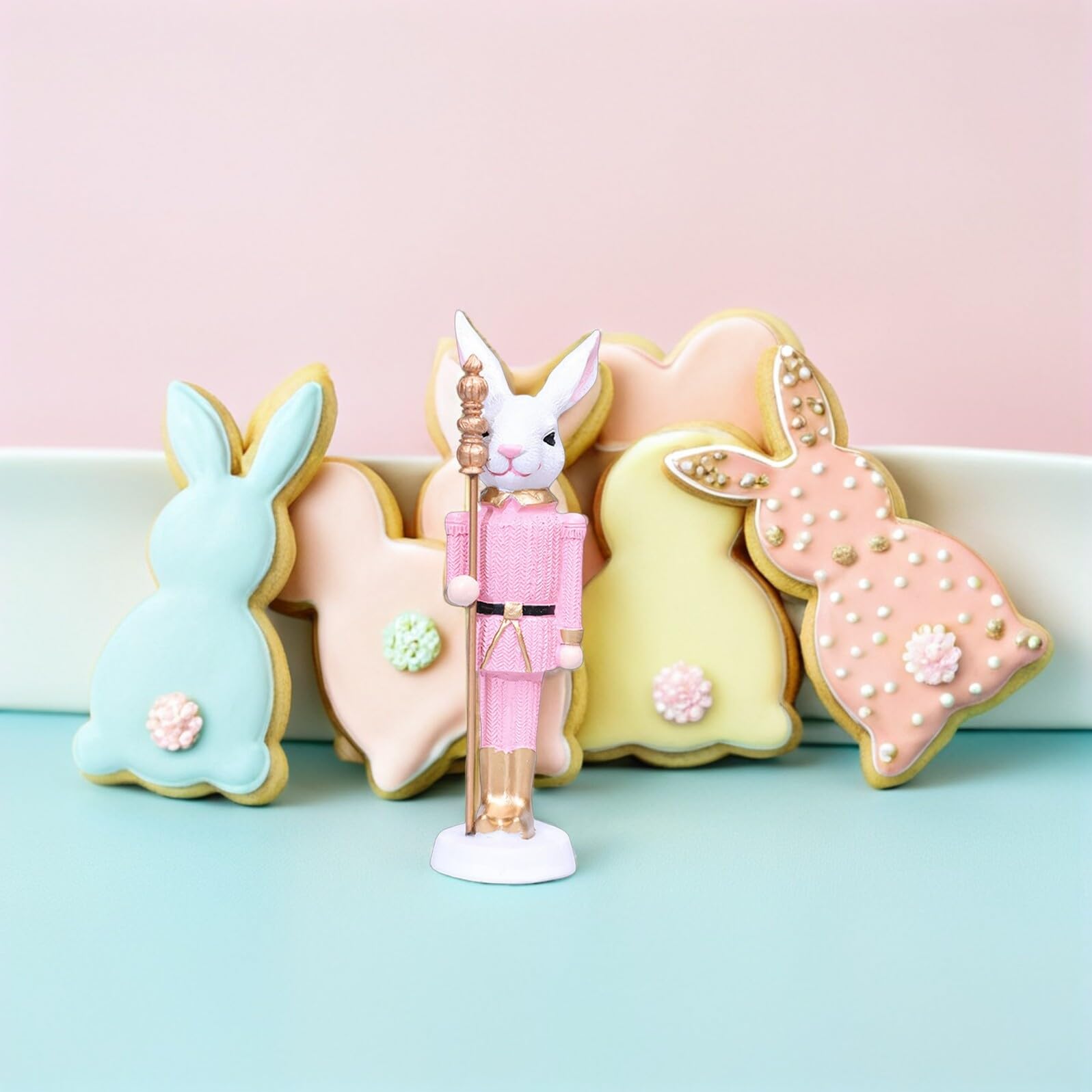 Toyvian Figurines de Lapins de Pâques en Résine 3 Pièces Décoratives pour Bureau et Table, Décoration Intérieure de Pâques Festive, Accessoire Décoratif Saisonnier