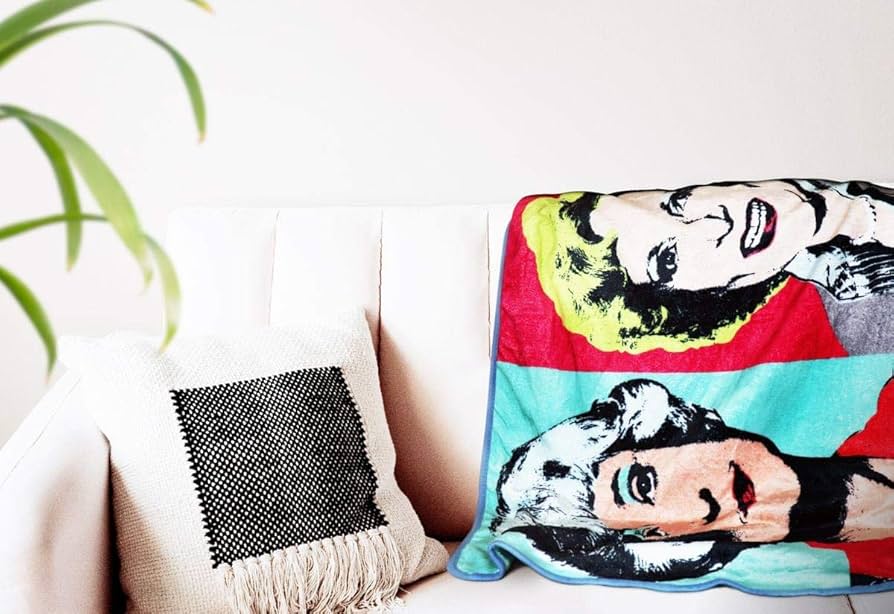 Amazon.com: JUST FUNKY Golden Girls Themed Warhol Fleece Blanket