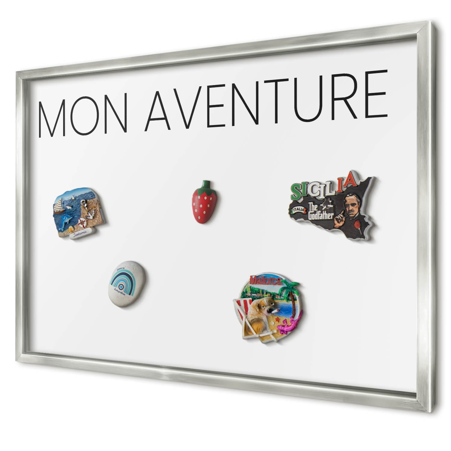 Plaque Aimantée pour Magnets 60x40 cm | Cadre Argenté | Mon Aventure | Tableau Magnétique Mural | Pour Amateurs de Voyage | Présentoir de Cartes Postales, Magnets Souvenirs | Décoration Maison