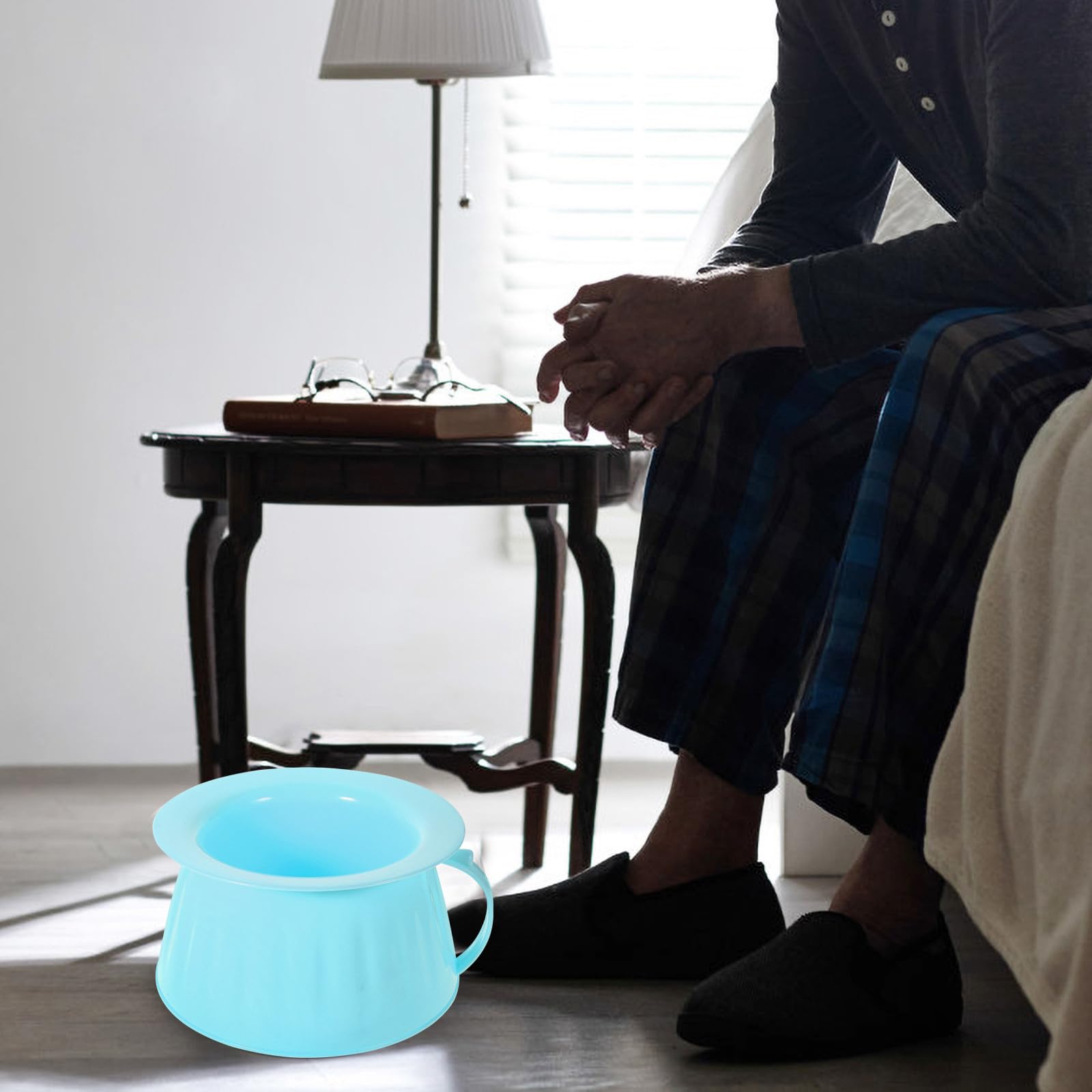 Vaso da Notte Portatile Blu in Pp Base Piatta e Superficie Liscia, Facile da Lavare, per Anziani e Donne in Gravidanza, Comodità in Camera da Letto