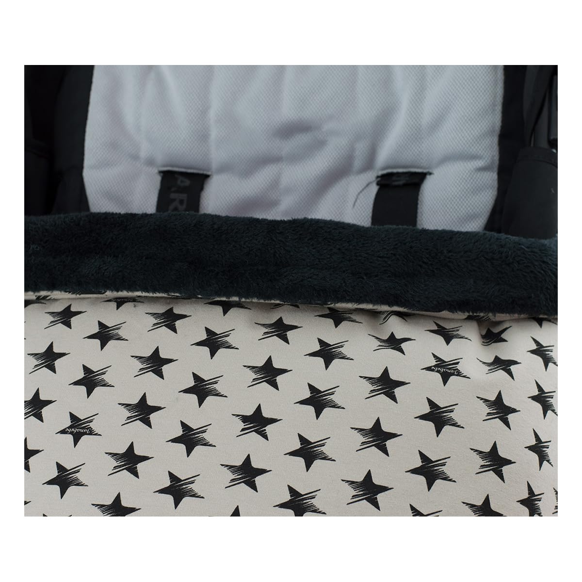 JYOKO Kids Saco Cubrepiés de Invierno Compatible con Portabebés, Sillas de Coche y Cochecitos de Paseo | Polar Teddy Extra Suave | Hecho en España (Dark Sky, Polar Teddy - 80 Cm)