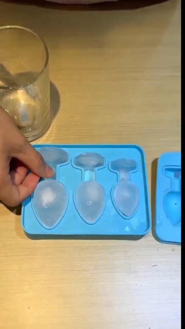 Molde de silicón para cubos de hielo con figuras divertidas miniatura 7