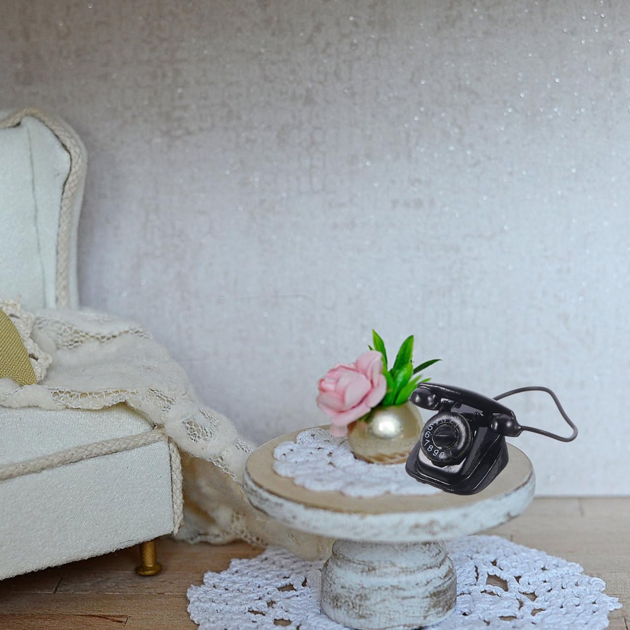 Toddmomy Retro Miniature Telephone Dollhouse Accessory Vintage Mini Phone Model 1.18In Metal Figurine for Dolls House Decor Educational Toy - Image 4