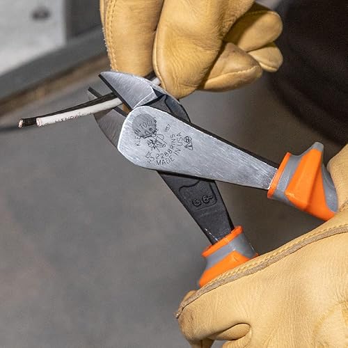 Miniatura 12 de Klein Tools 9418R - Juego de herramientas aisladas de 1000 V con cortador lateral, cortador diagonal, alicates de punta larga, 2 destornilladores y