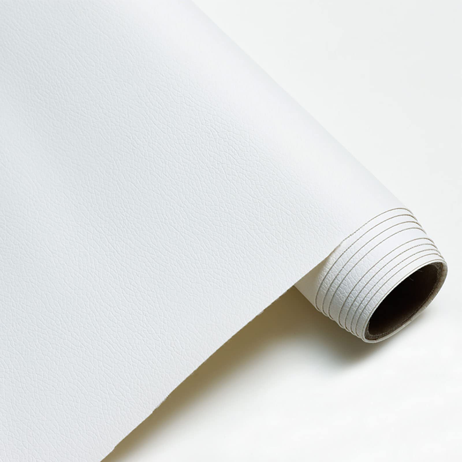 Réparation canapé faux cuir blanc pour rénover un meuble abîmé