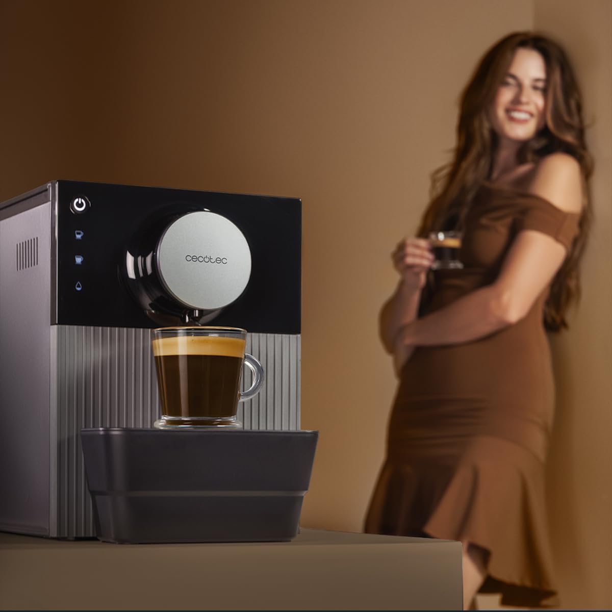 Cecotec Macchina da Caffè Superautomatica Compatta Cremmaet Cube. 1350W, Sistema Pressatura 10g, Pre-Infusione, 19 Bar, Sistema Thermoblock, 5 Livelli Macinatura, Pannello Controllo Tattile