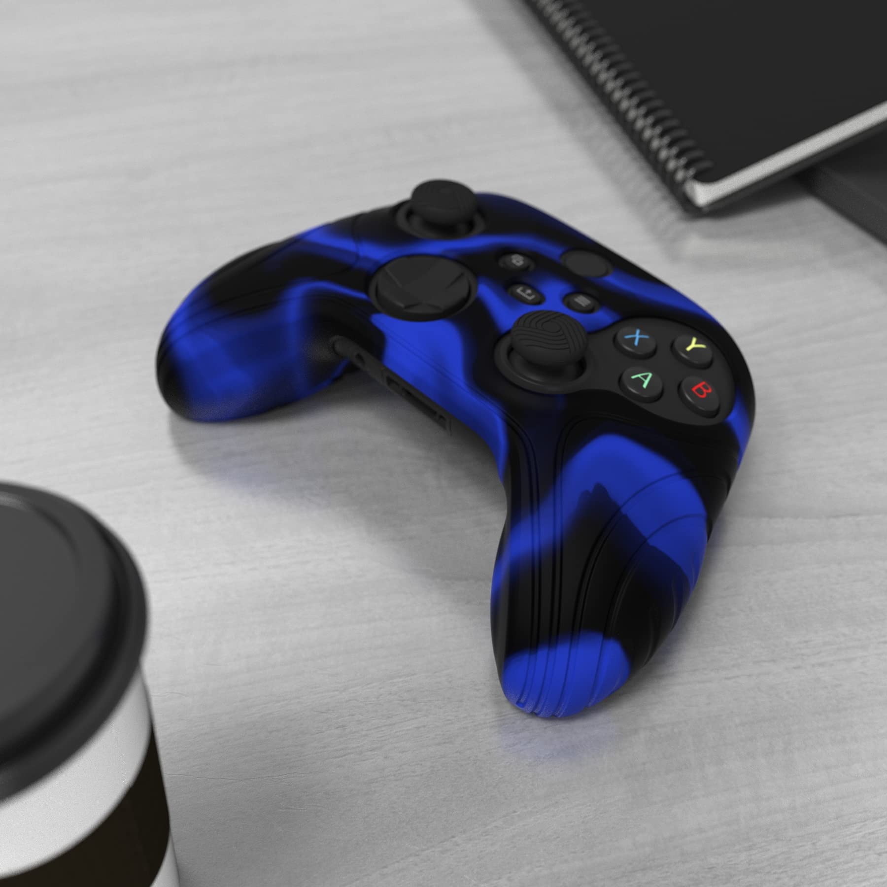 eXtremeRate PlayVital Funda de Silicona para Xbox Series X/S - Suave al Tacto, Antideslizante y Resistente, con 2 Tapas para Joysticks, Cubierta Protectora de Goma (Edición Samurai-Azul Negro)