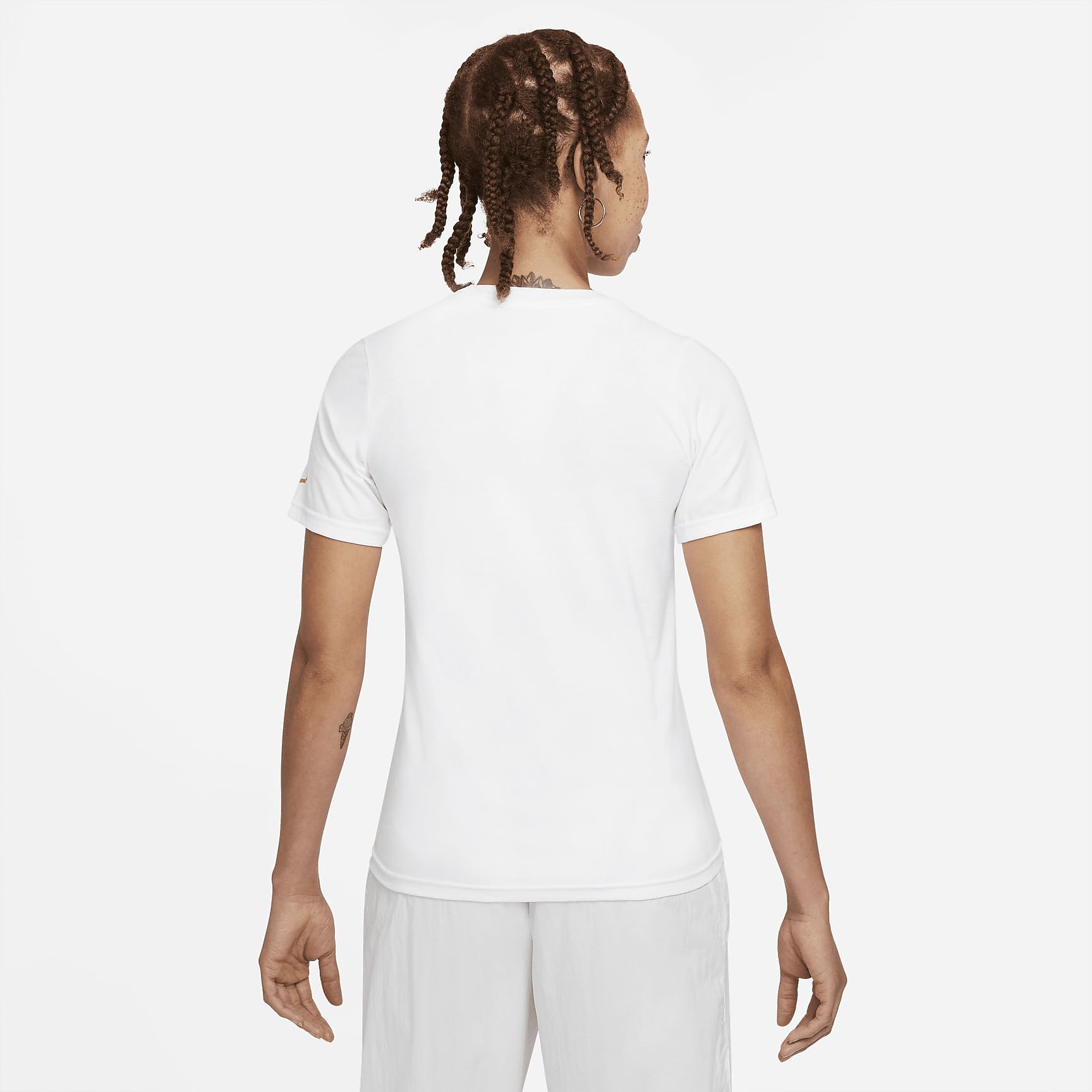 Nike Team 13 Big Kids WNBA T-Shirt (White, 9Z2B7FEM6-123) Size Medium