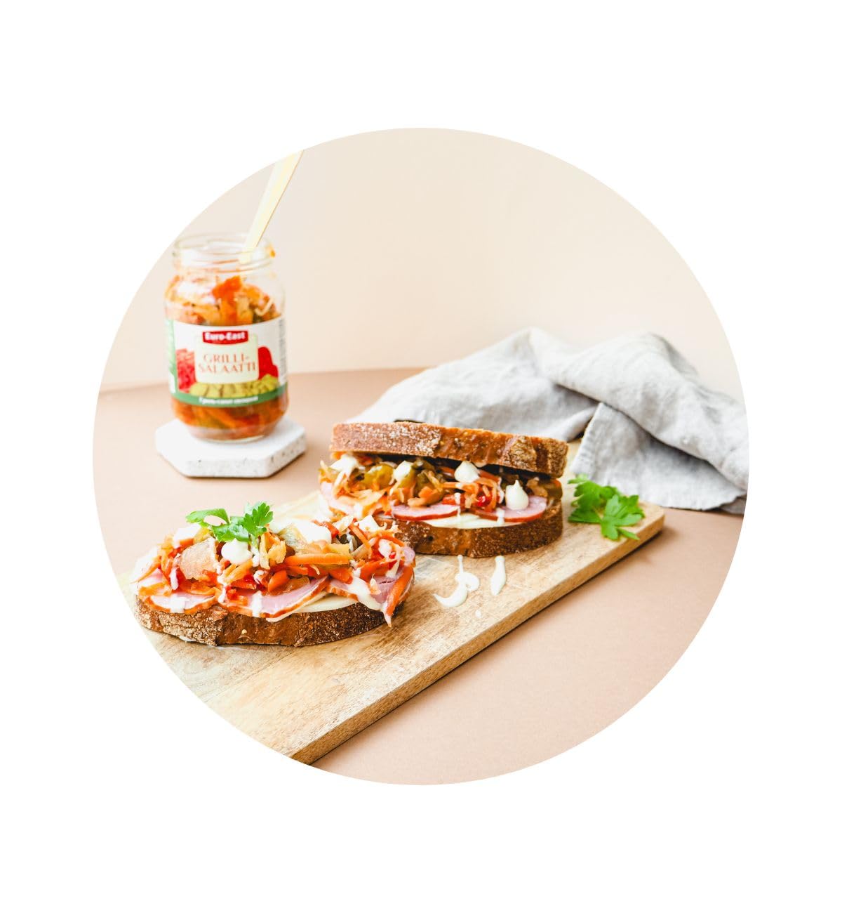 Euro-East Grillsalat 6er Pack im Glas x 460g | vegan, glutenfrei | Gewürzgurkensalat mit Karotten, Paprika und Zwiebeln