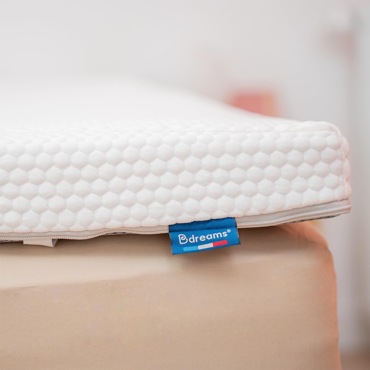 Surmatelas Mémoire de Forme 140x190cm - Rolls - Qualité Hôtellerie - Morphologique - Epaisseur Totale de 7cm - Confort Enveloppant - Fabrication Française - (140_x_190_cm)