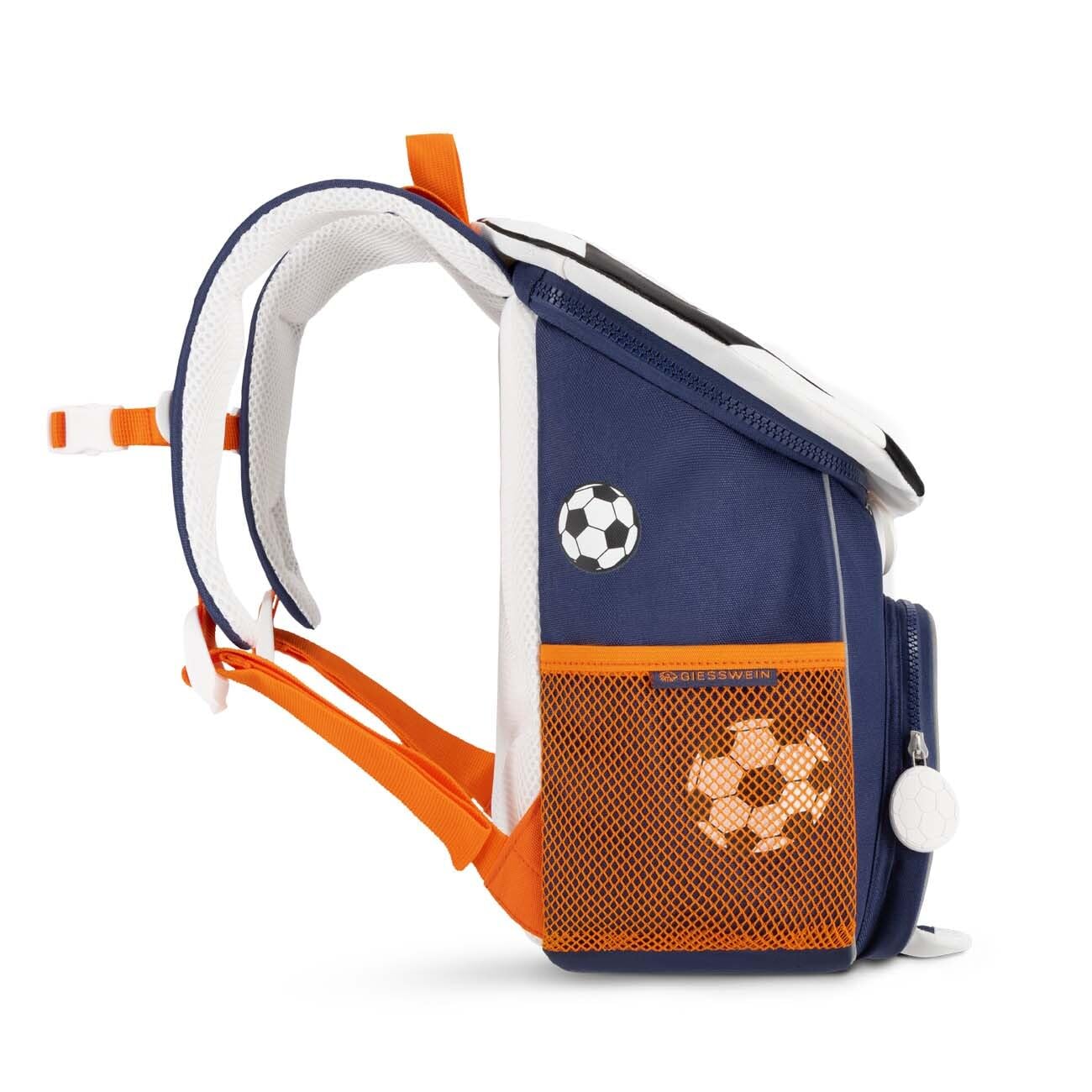 Giesswein Kinderrucksack Jungen - Kindergartenrucksack 6L ab 3 Jahren | Kita-Rucksack mit Brustgurt, Reflektoren & Namensschild – in Feuerwehr Rot, Traktor Grün oder Fußball Blau für Kindergarten