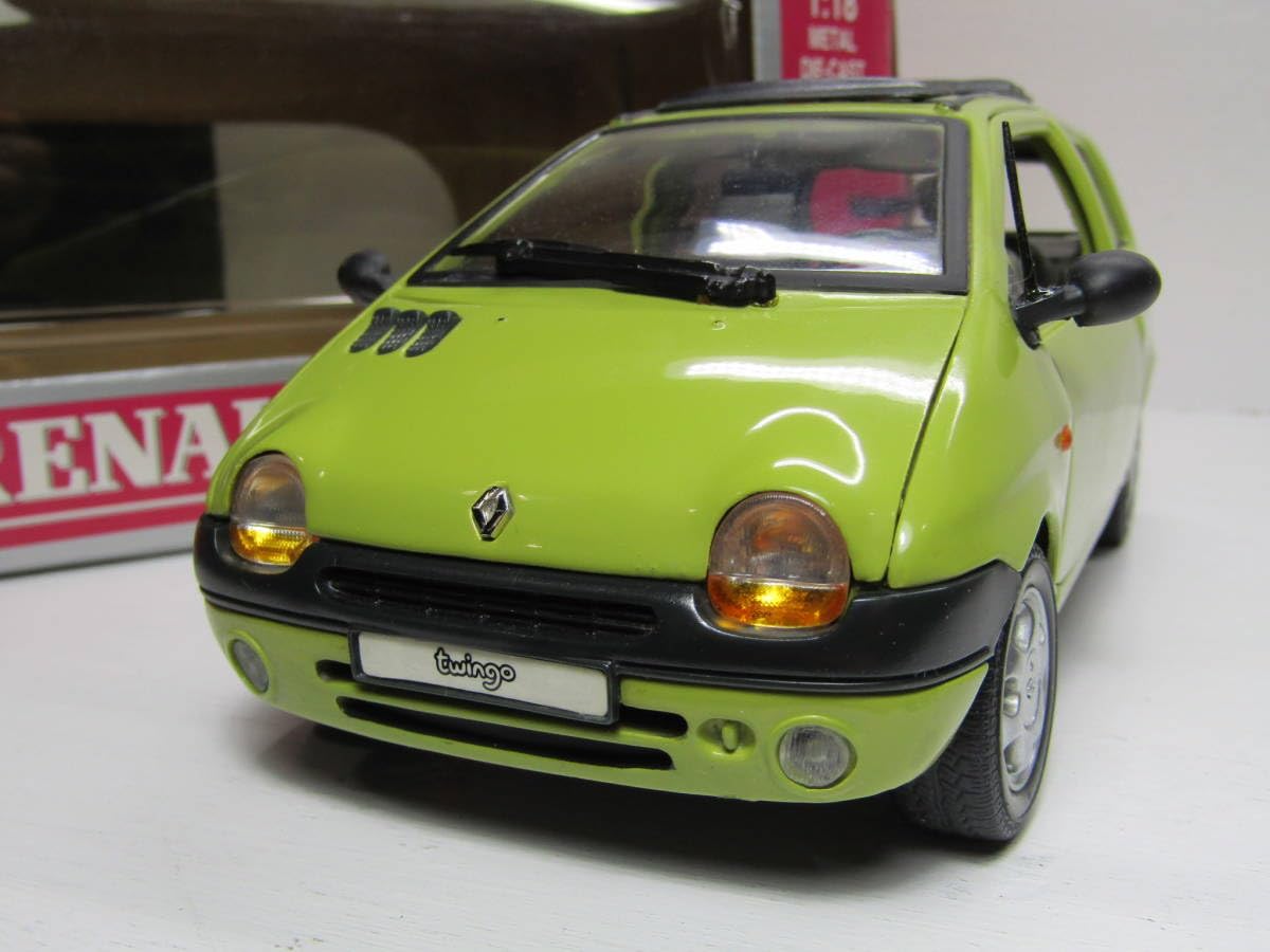 Amazon.co.jp: RENAULT TWINGO 1/18 ルノー トゥインゴ 1992-2007 初代 Amazon.co.jp: RENAULT TWINGO 1/18 ルノー トゥインゴ 1992-2007 初代