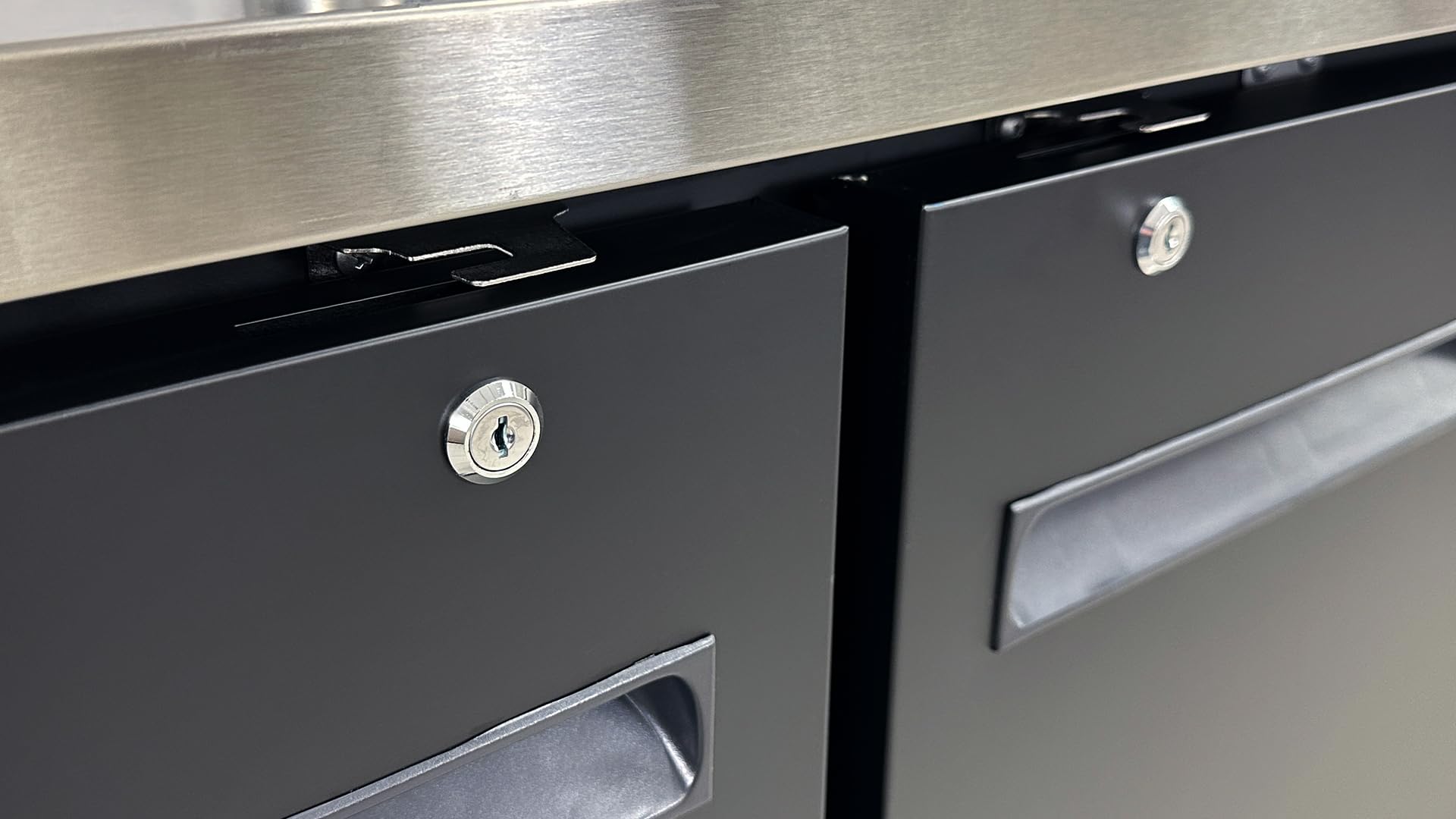 Elite Kitchen Supply Beer Keg Dispenser Kegerator, Commercial Etl Fridge Cooler, 2 Half Barrels 2 Tap, 2 Half Keg, 1 Tower Stainless Steel 48" W on Fridge.com - View 5