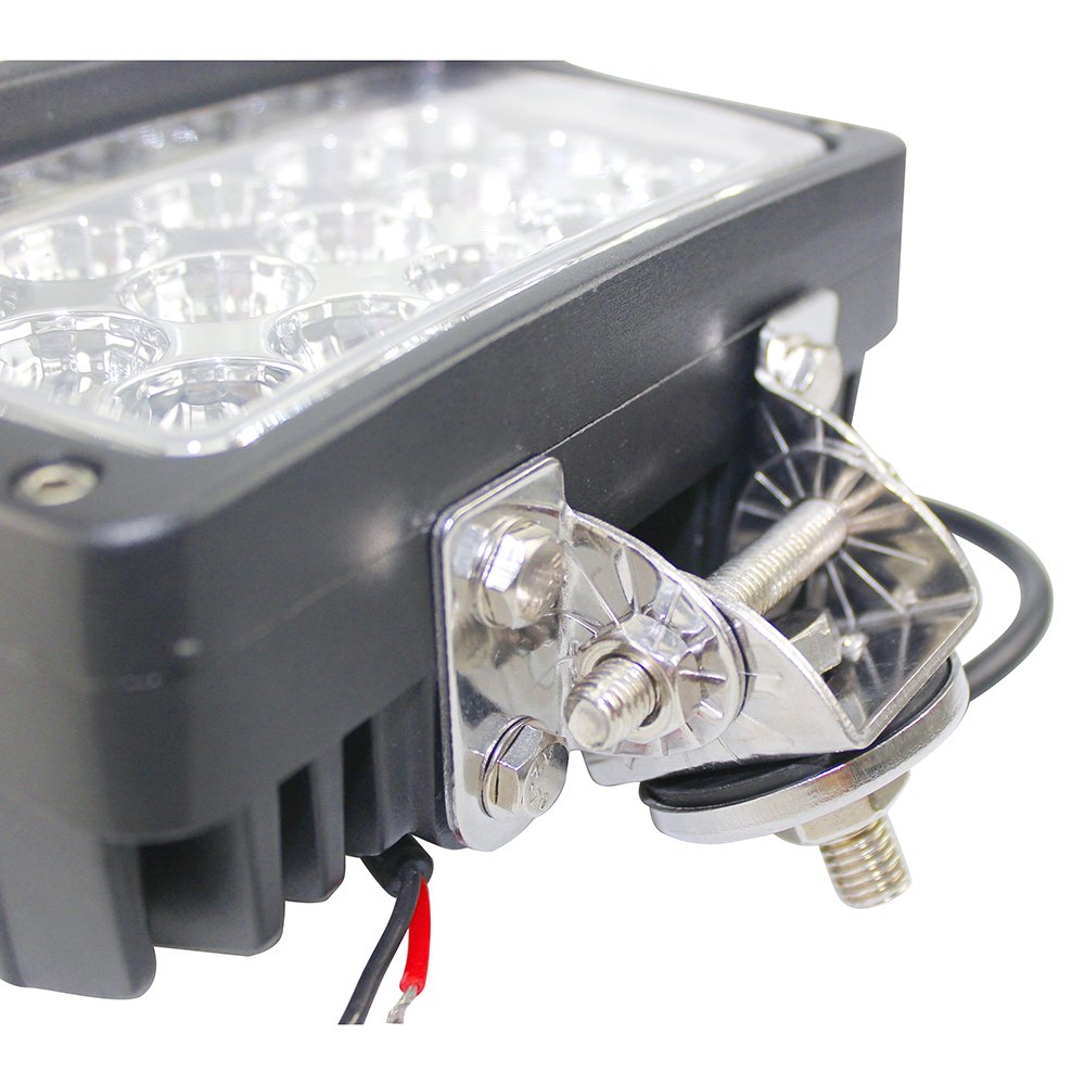 2 X 45W phare de travail LED lampe voiture SUV ATV tracteur pelleteuse camion grue 4x4 camion Work light Phare LED Lampe à LED pour véhicule tout-terrain 12V 24V Lumière LED