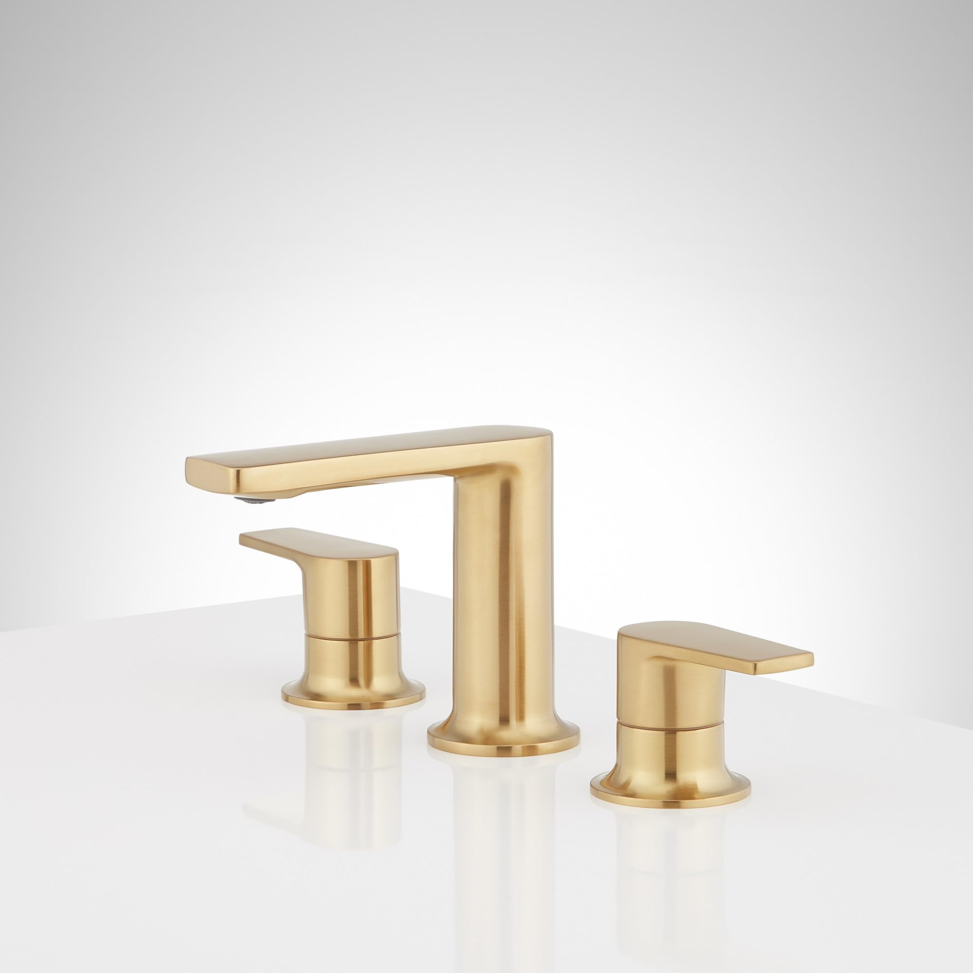 Signature Hardware 482806 Berwyn 1.2 GPM Widespread Bathroom