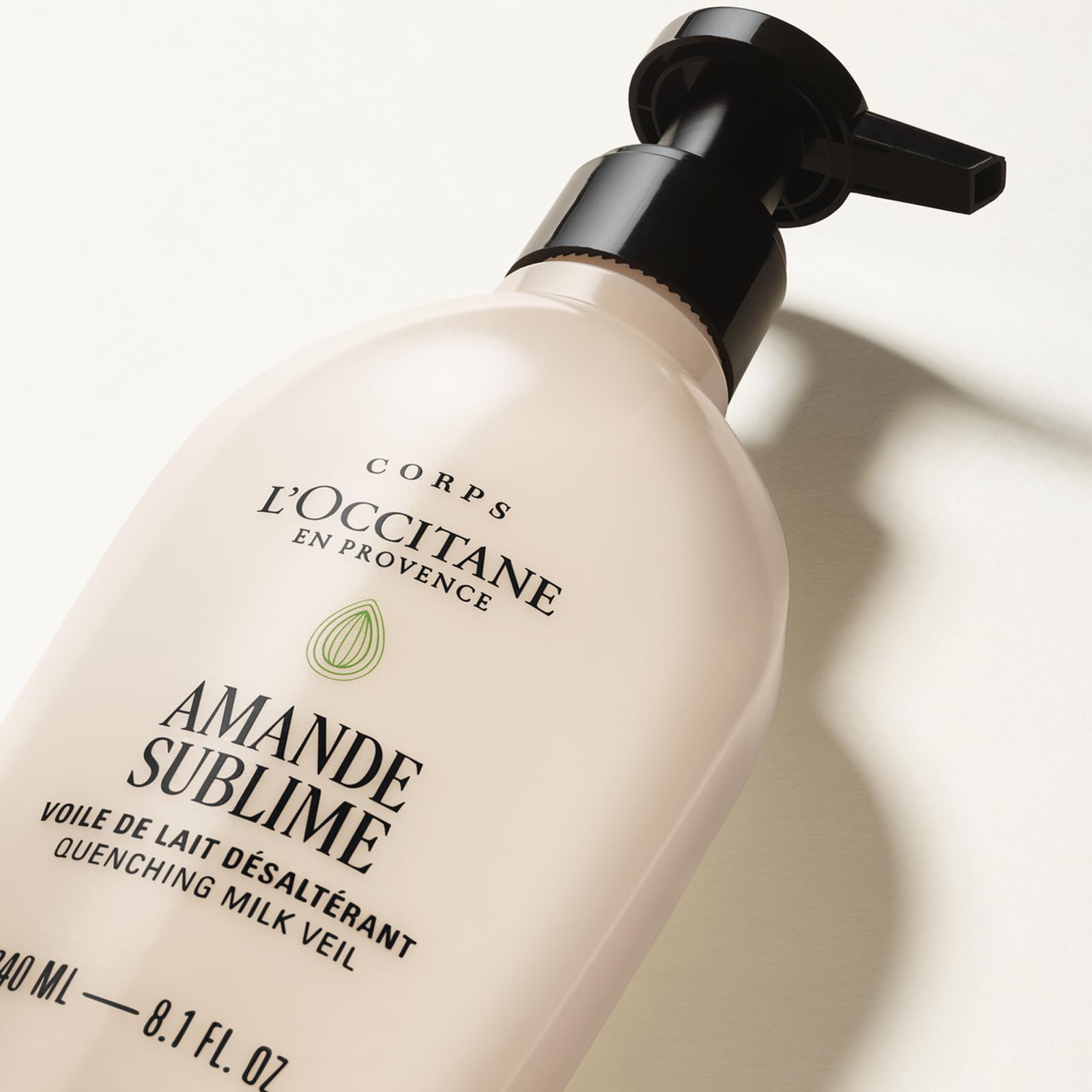 L'OCCITANE - Odświeżająca pieluszka do ciała Almond (Amande) - 240 ml